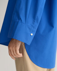 Camicia con polsini ampi e oversize fit