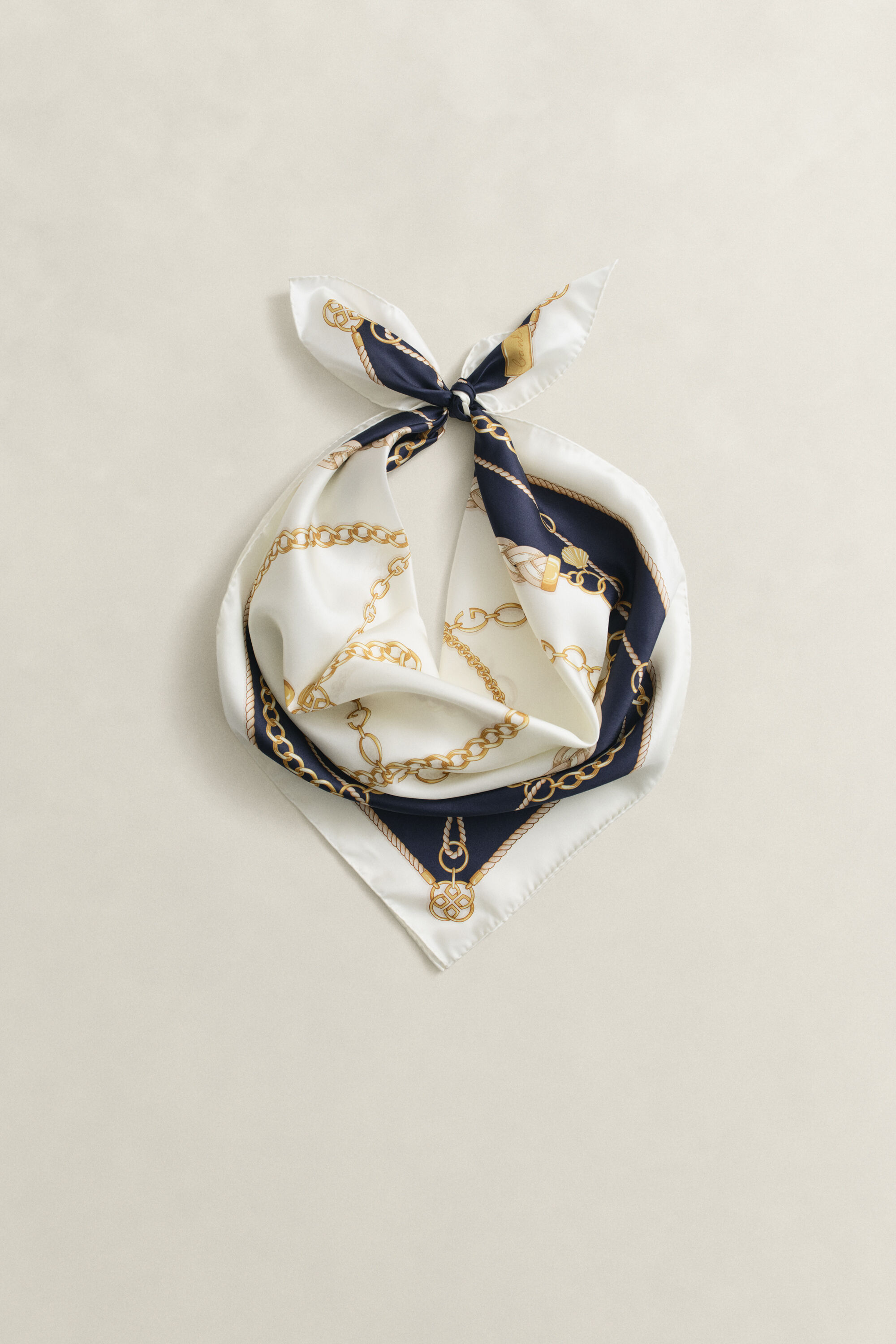 Foulard di seta con motivo a catene