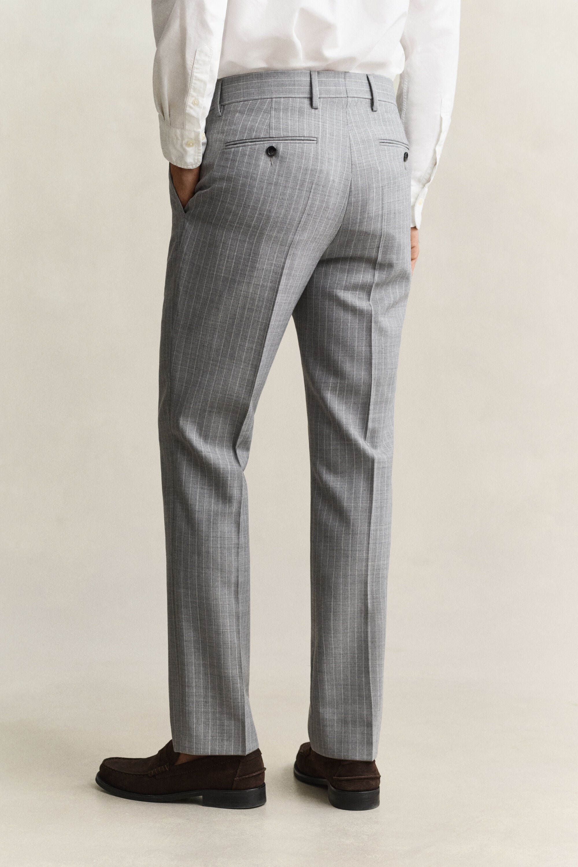 Pantaloni gessati eleganti