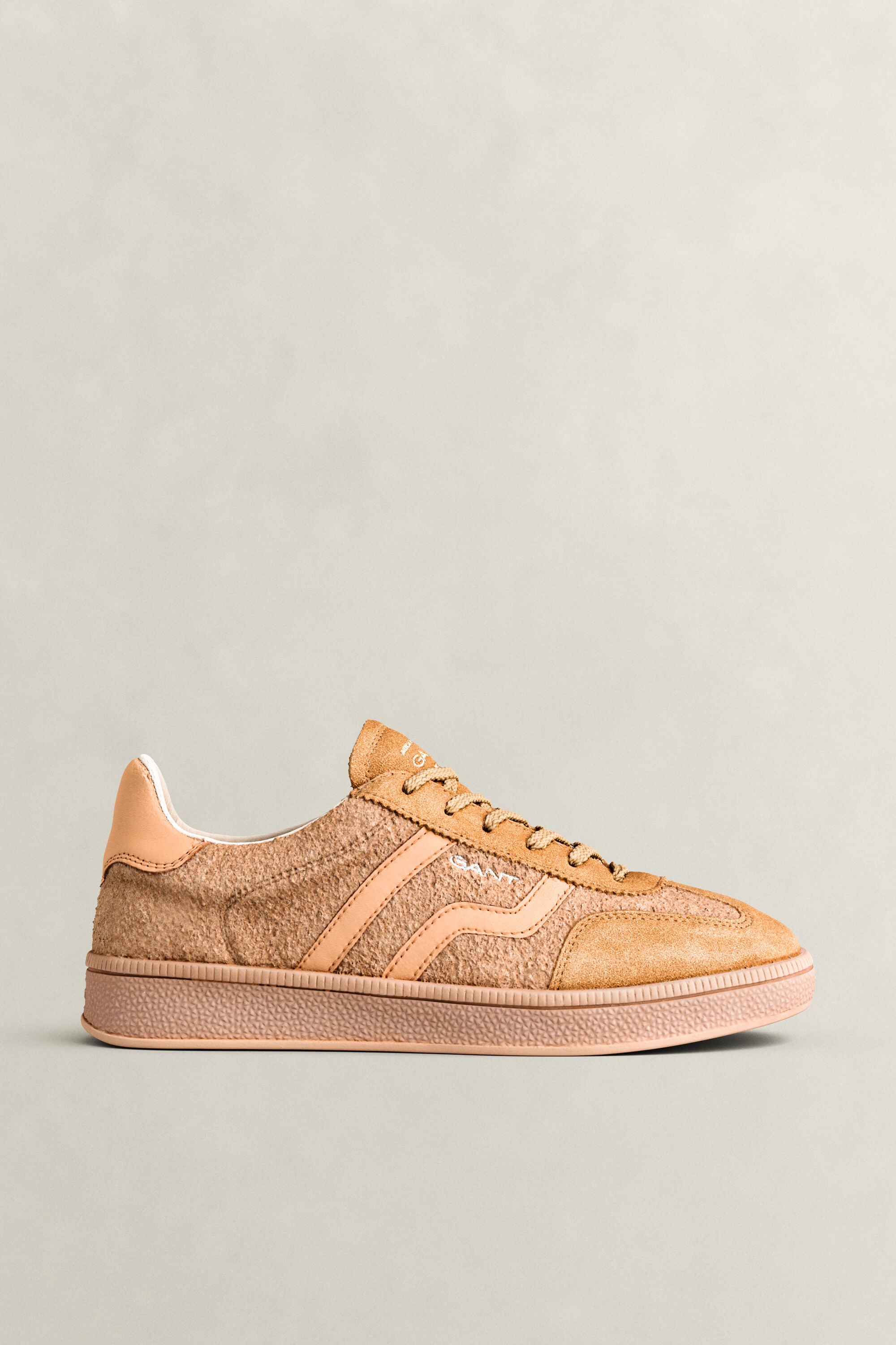 Sneakers Cuzima in camoscio e lana