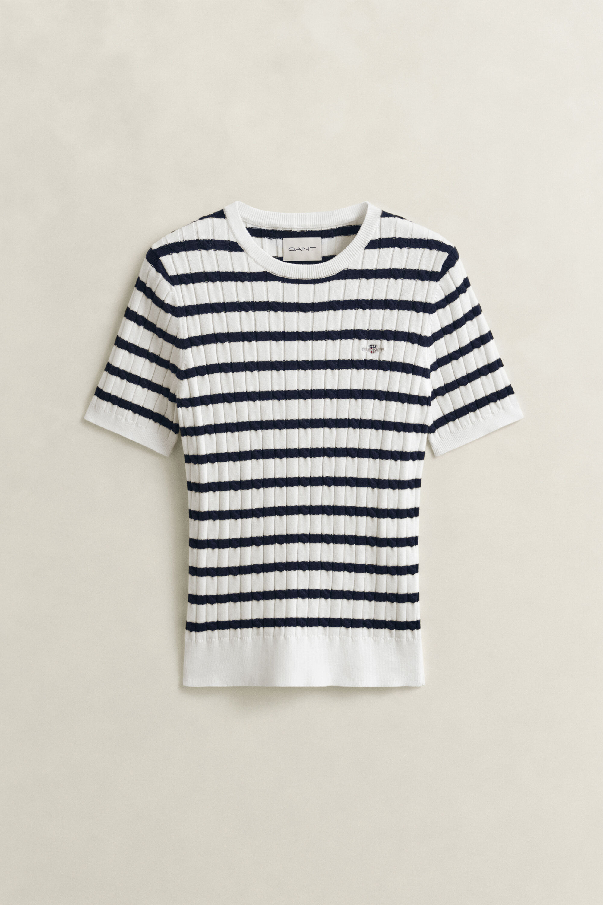Maglia a righe a trecce con maniche corte