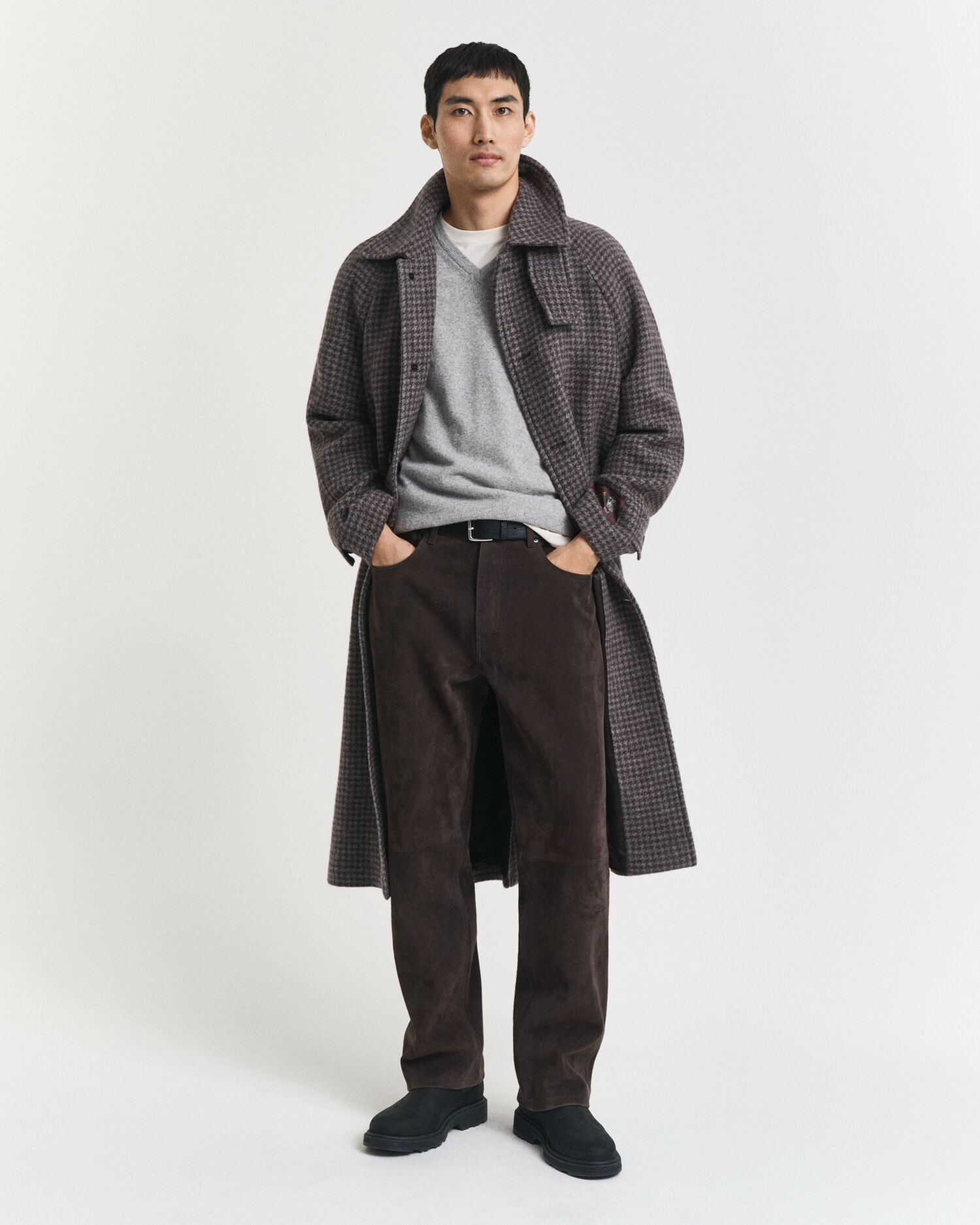 Maglia con scollo a V in finissima lana d’agnello