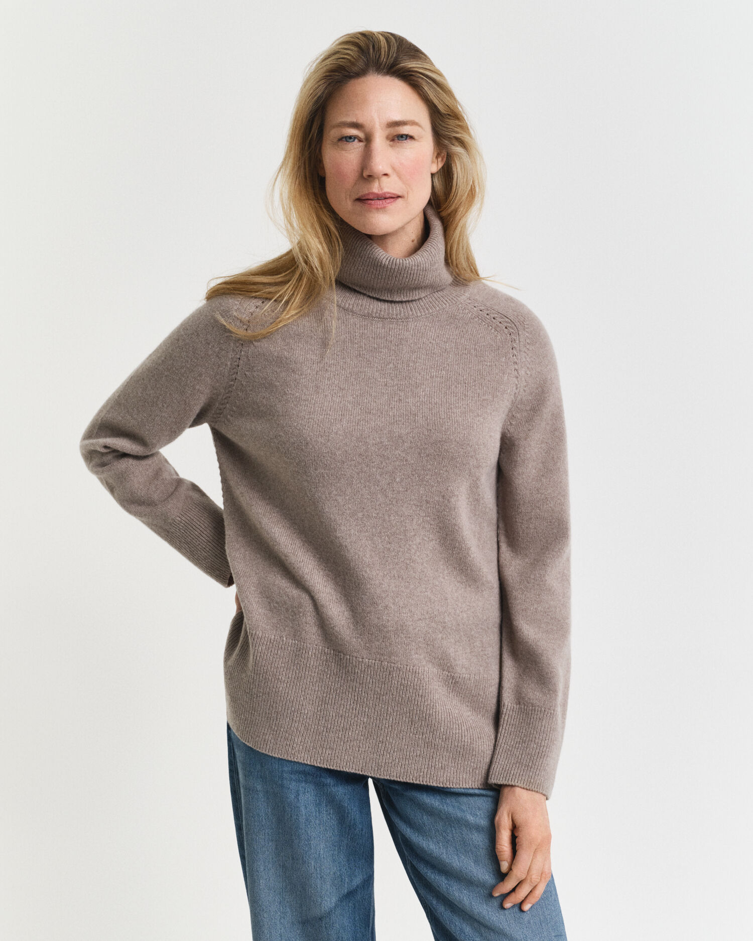 Maglia a collo alto in morbido lana misto cashmere