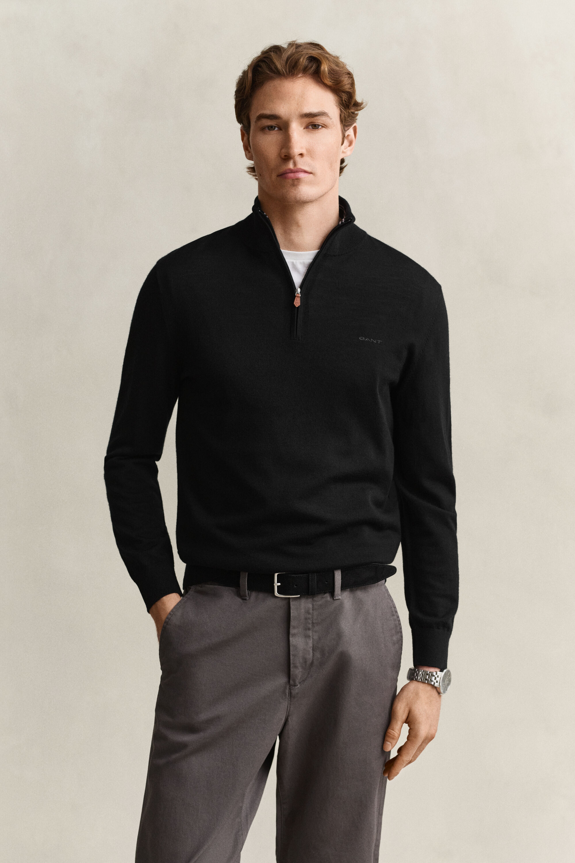 Maglia in lana merino a coste con zip corta