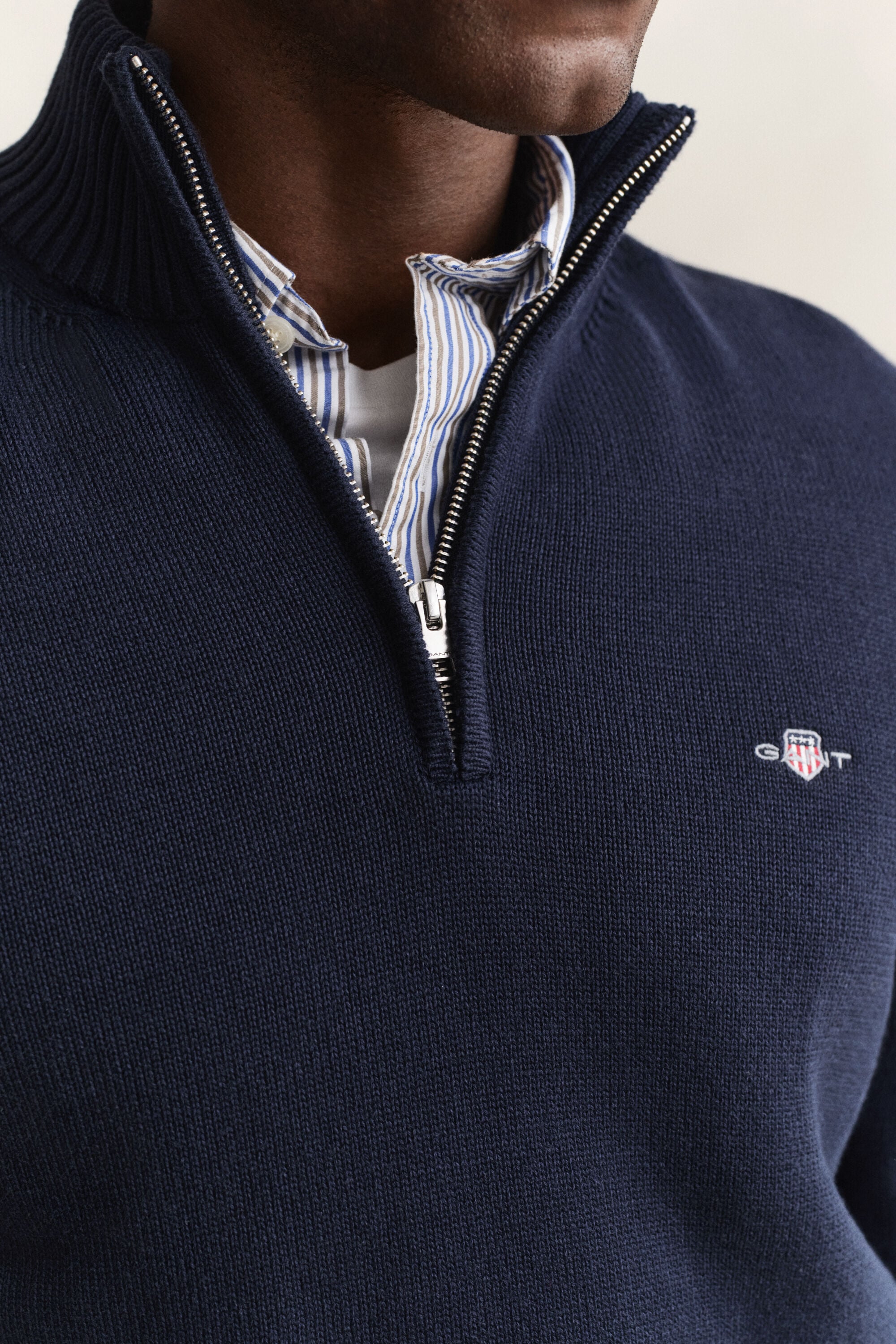 Maglia in cotone casual con zip corta