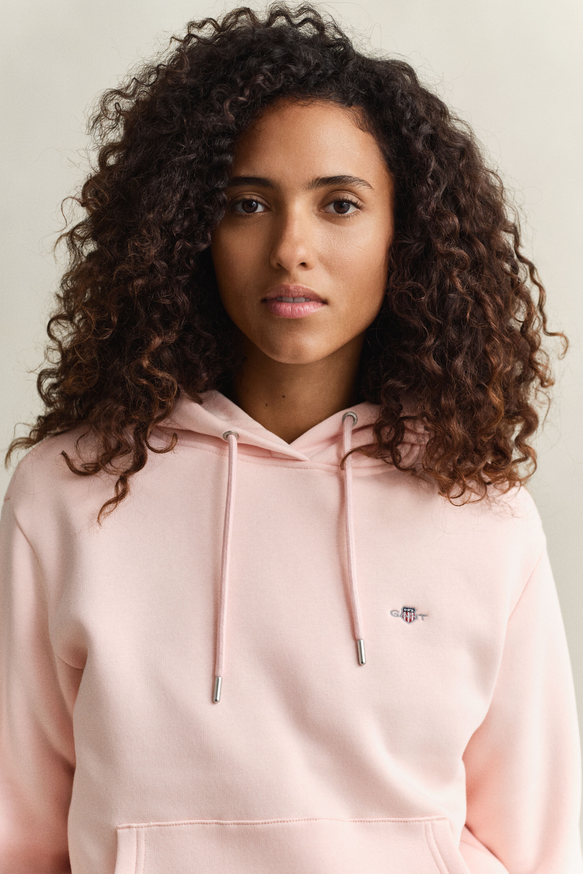 Felpa Shield con cappuccio