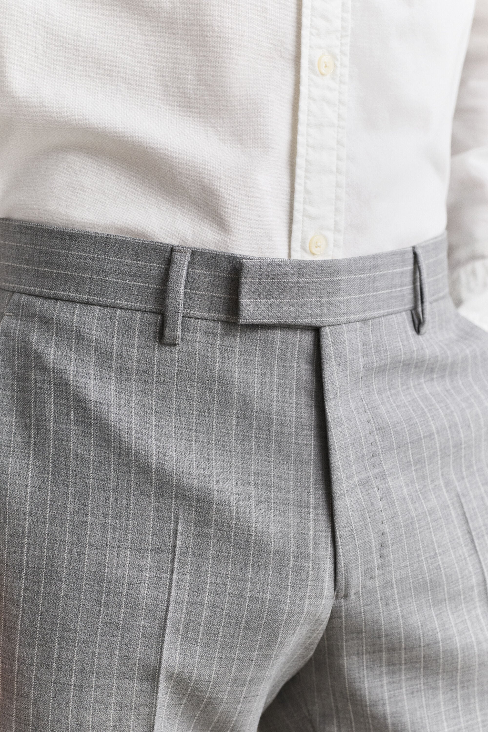 Pantaloni gessati eleganti