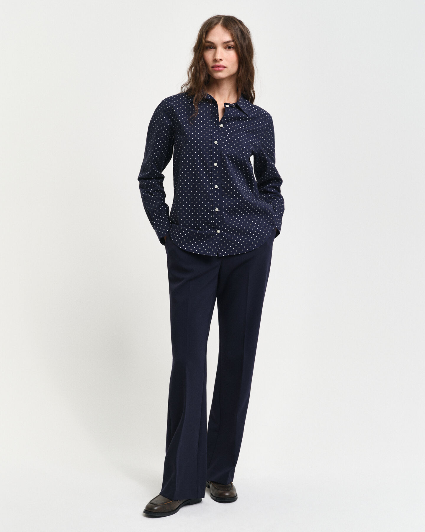 Camicia in voile di cotone con stampa a pois regular fit