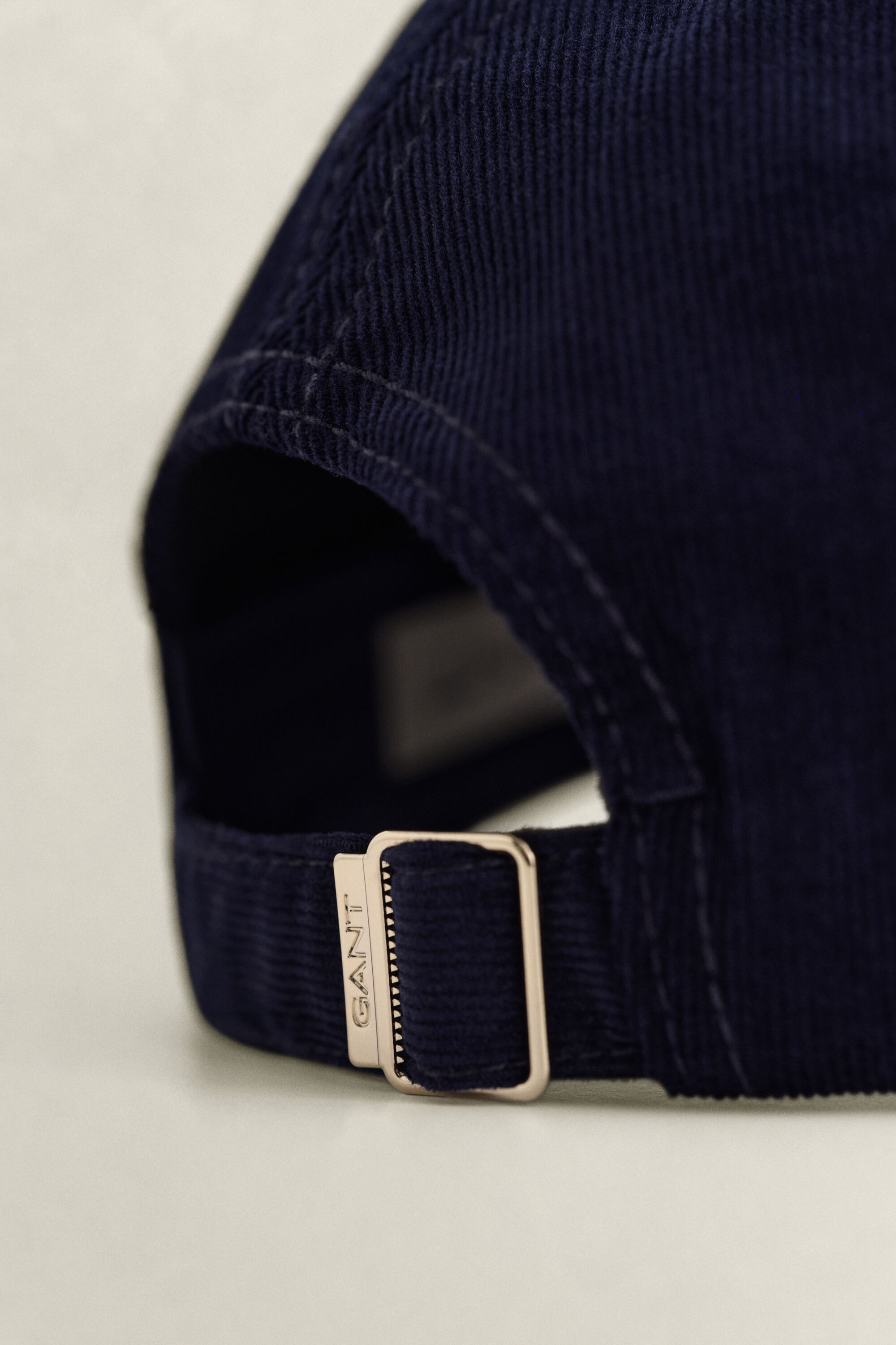 Cappellino in velluto a coste