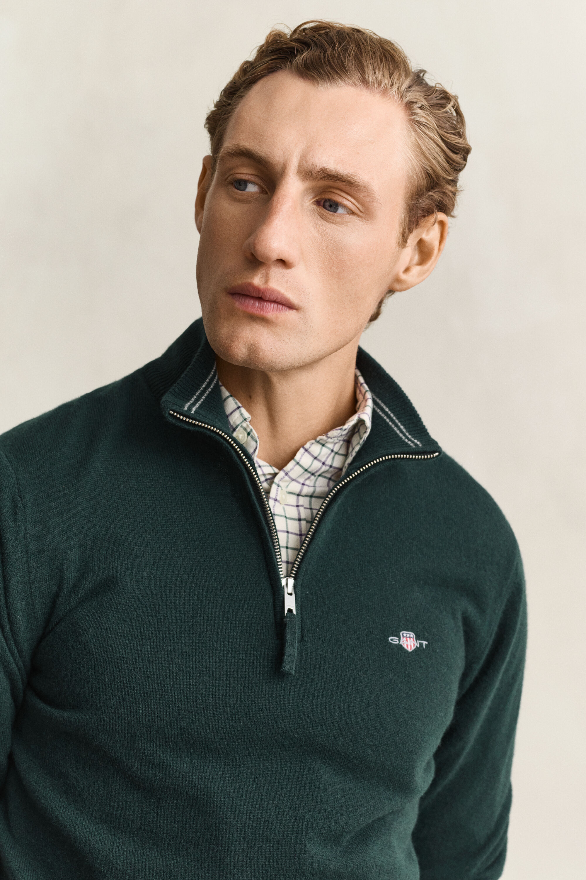 Maglia in lana d’agnello con zip corta