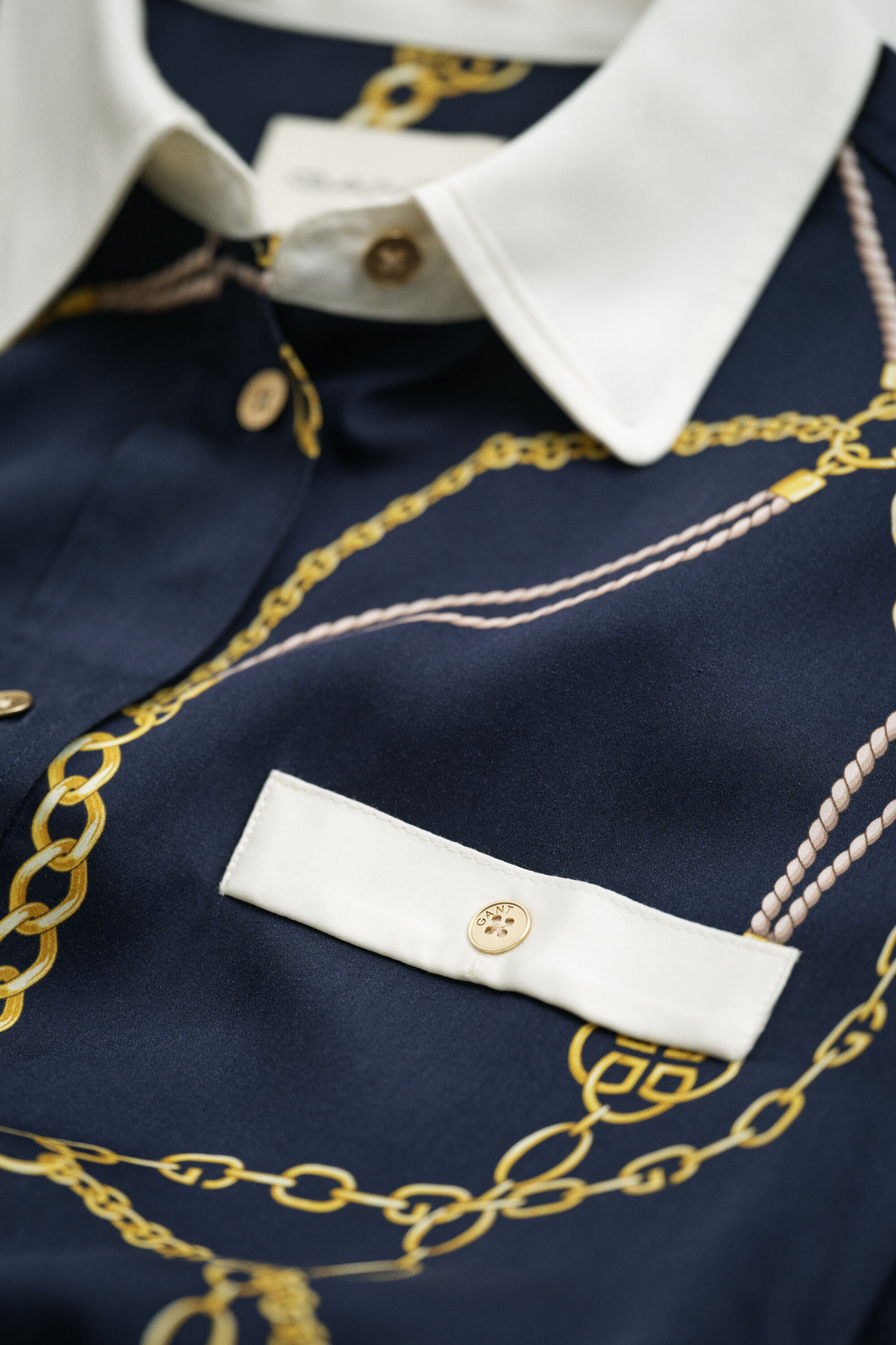 Abito chemisier con dettagli a contrasto