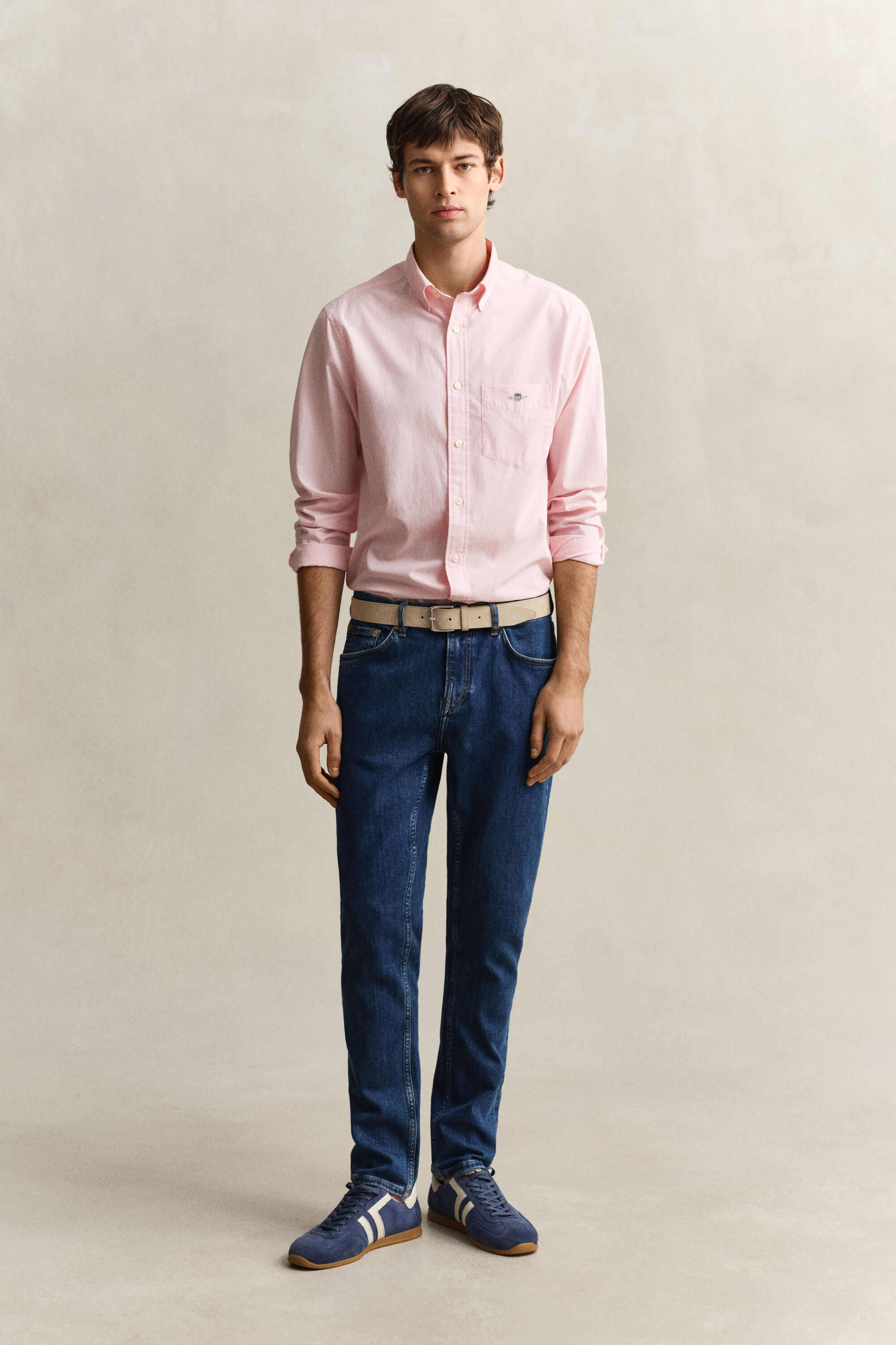 Jeans slim fit con lavaggio uniforme