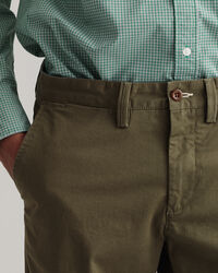 Pantaloni chino Hallden in twill slim fit