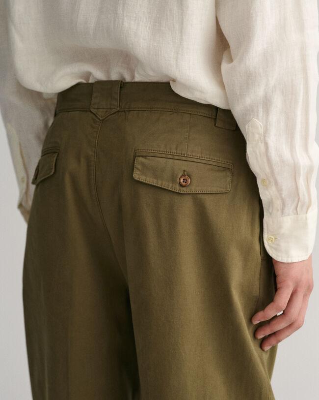 Pantaloni chino in twill con pinces