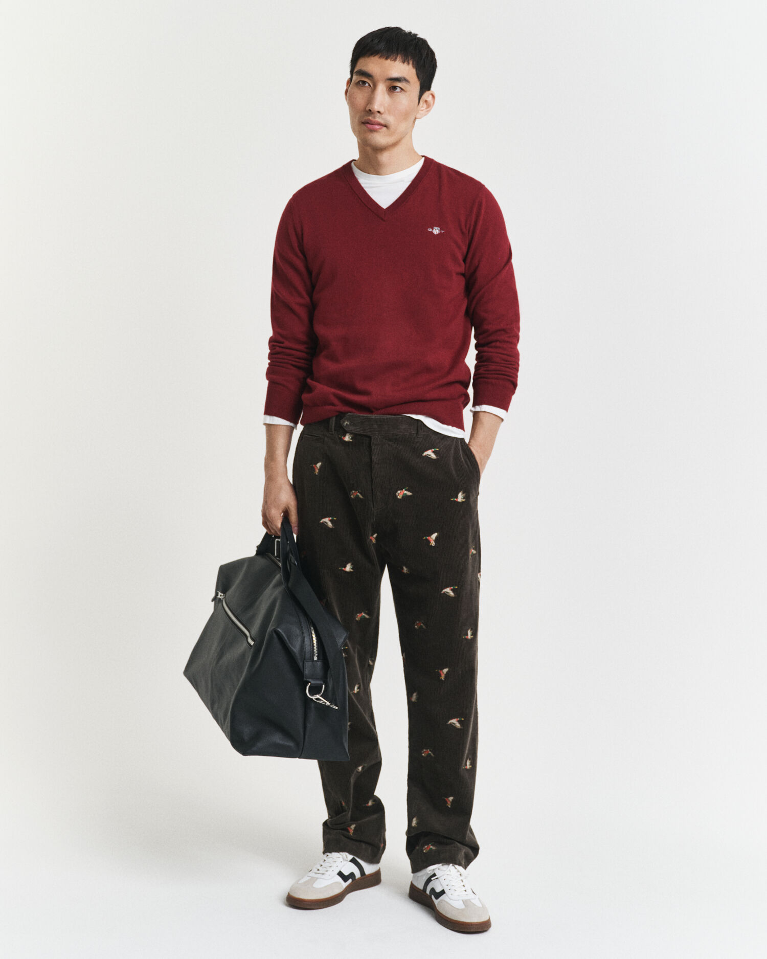 Maglia in cotone con scollo a V classico