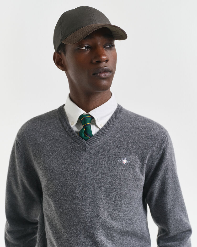 Maglia con scollo a V in finissima lana d’agnello