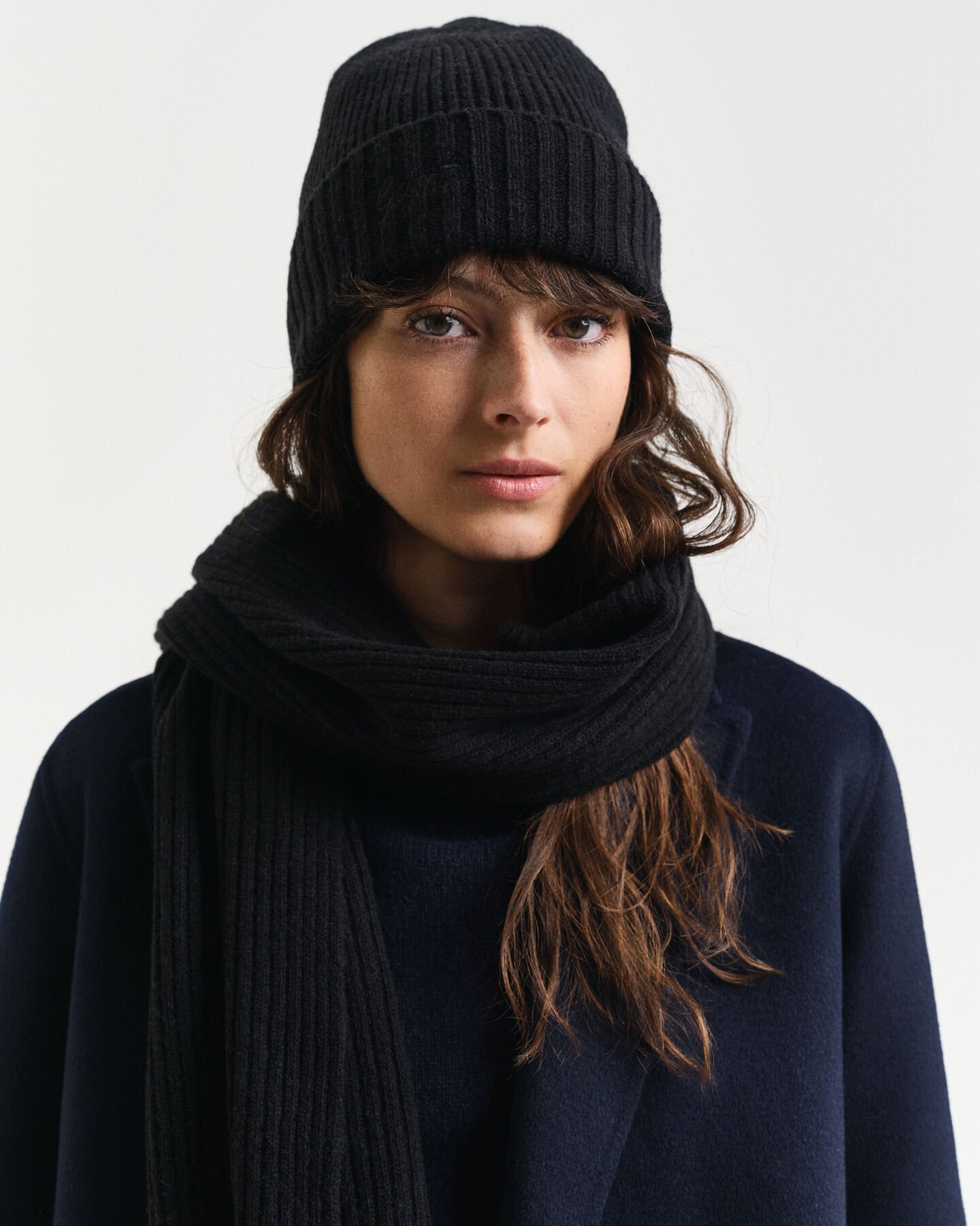  Set regalo berretto e sciarpa con scritta GANT