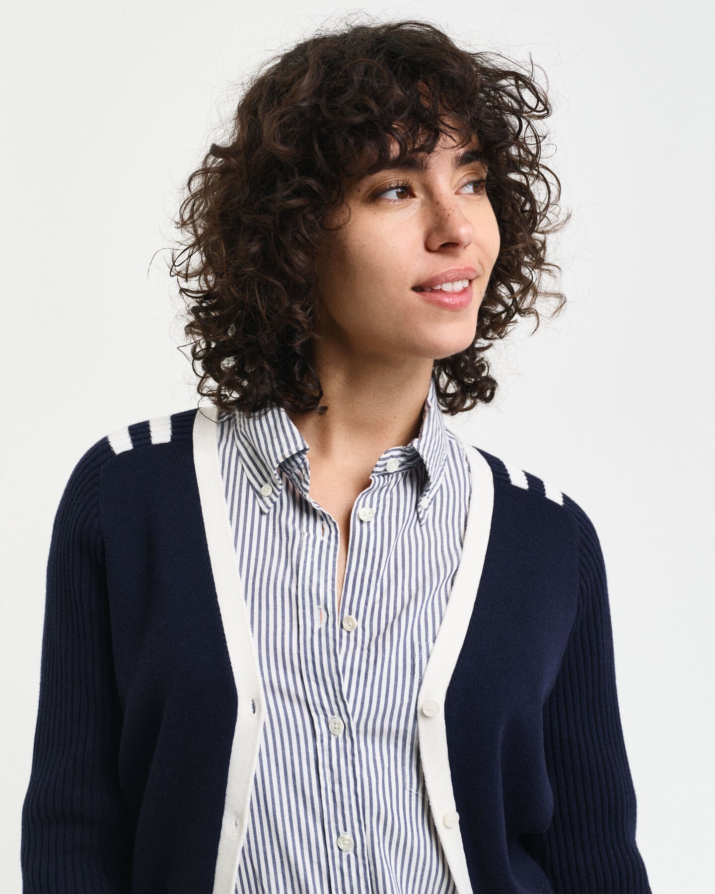 Cardigan con scollo a V con dettagli a contrasto