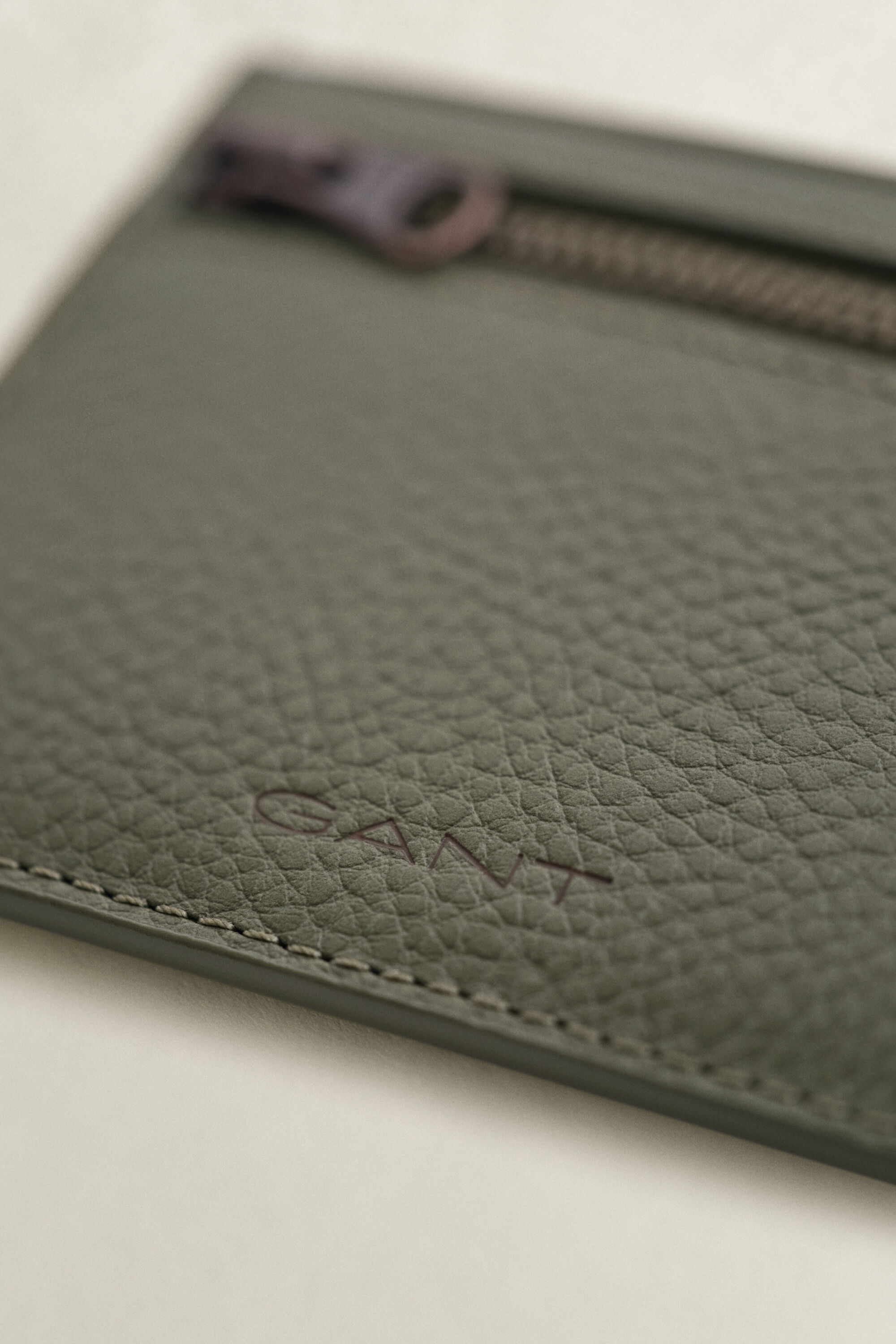 Portatessere in pelle martellata