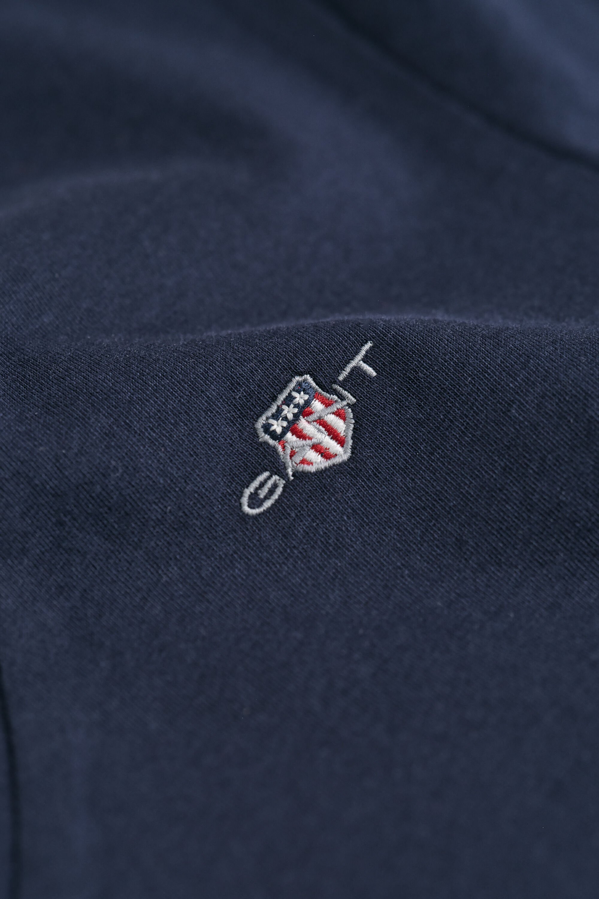 T-shirt Shield con scollo a V