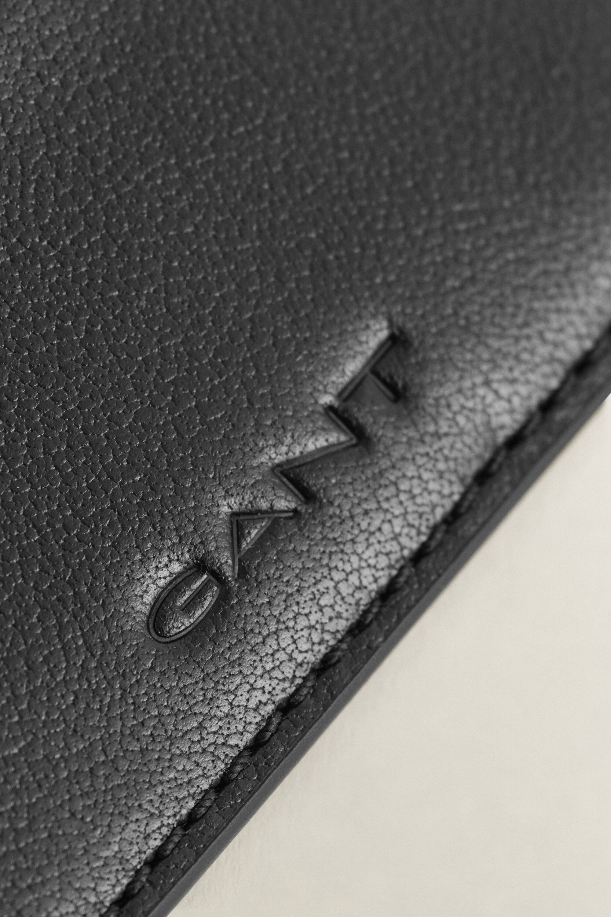 Portatessere in pelle