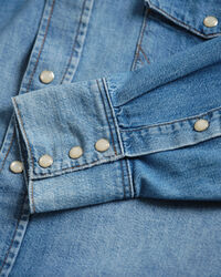 Camicia Western in denim Wrangler x GANT con vestibilità rilassata