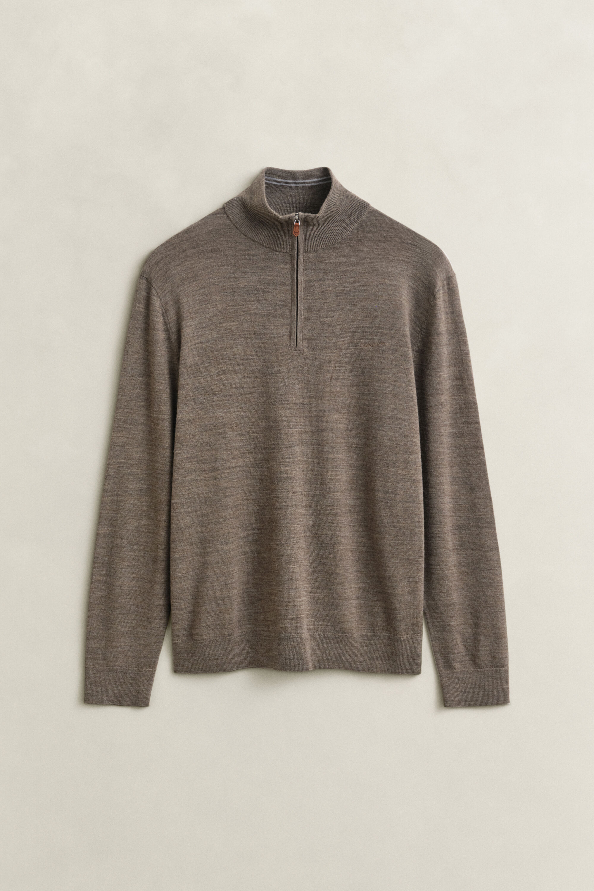Maglia in lana merino a coste con zip corta