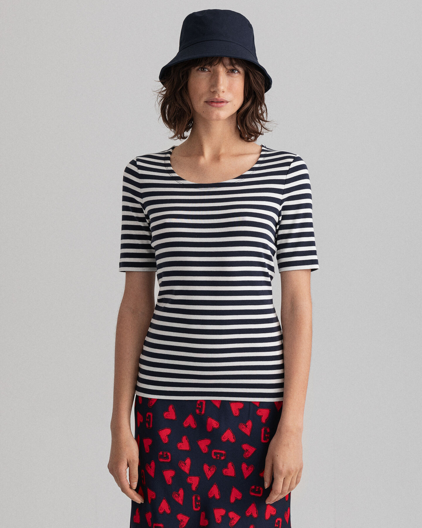 T-shirt a maniche corte a costine e righe