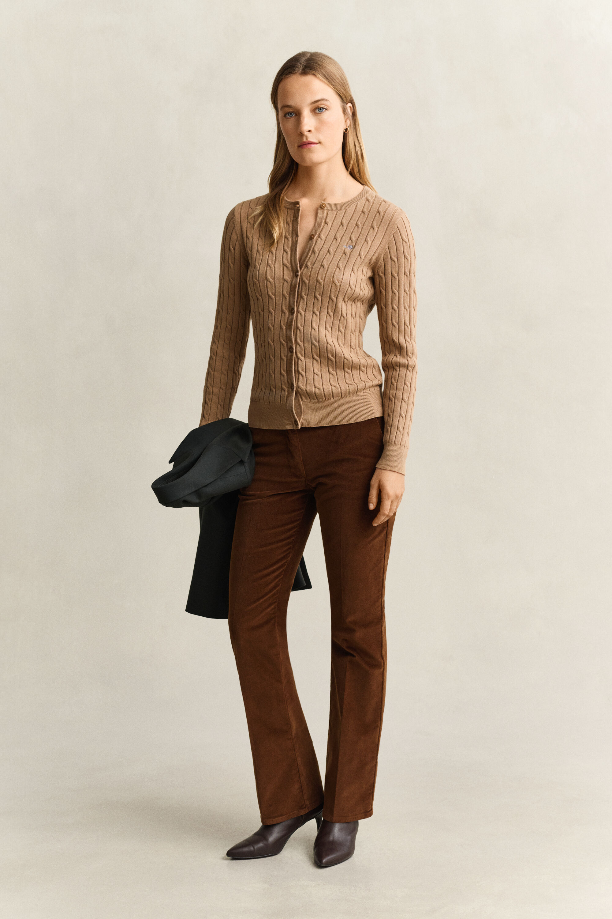 Cardigan in maglia con lavorazione a trecce