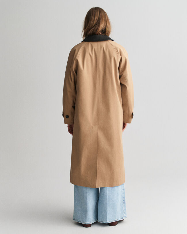 Impermeabile con colletto in pelle