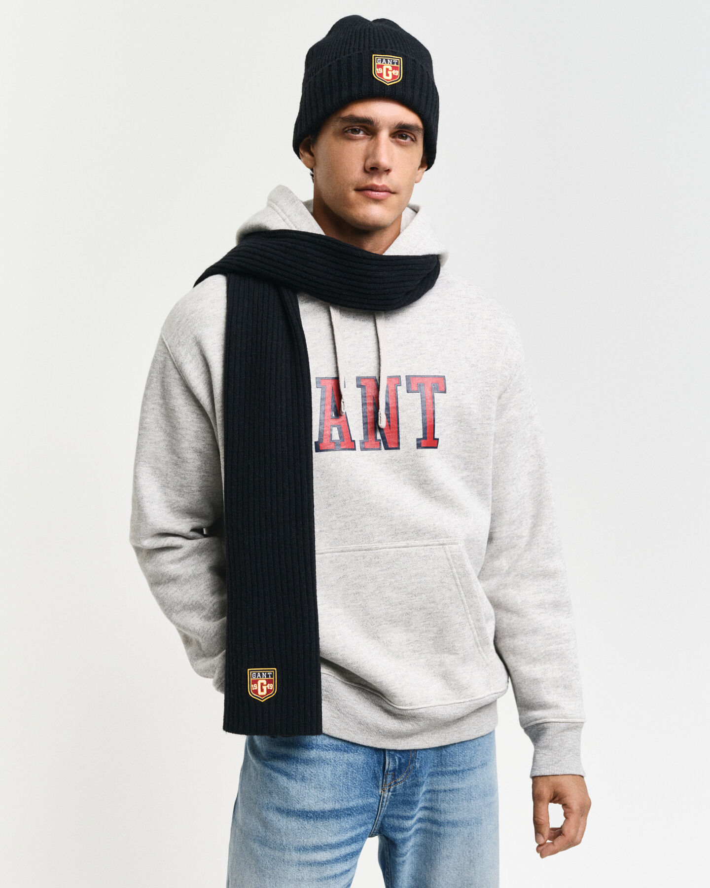 Set regalo berretto e sciarpa in lana con stemma