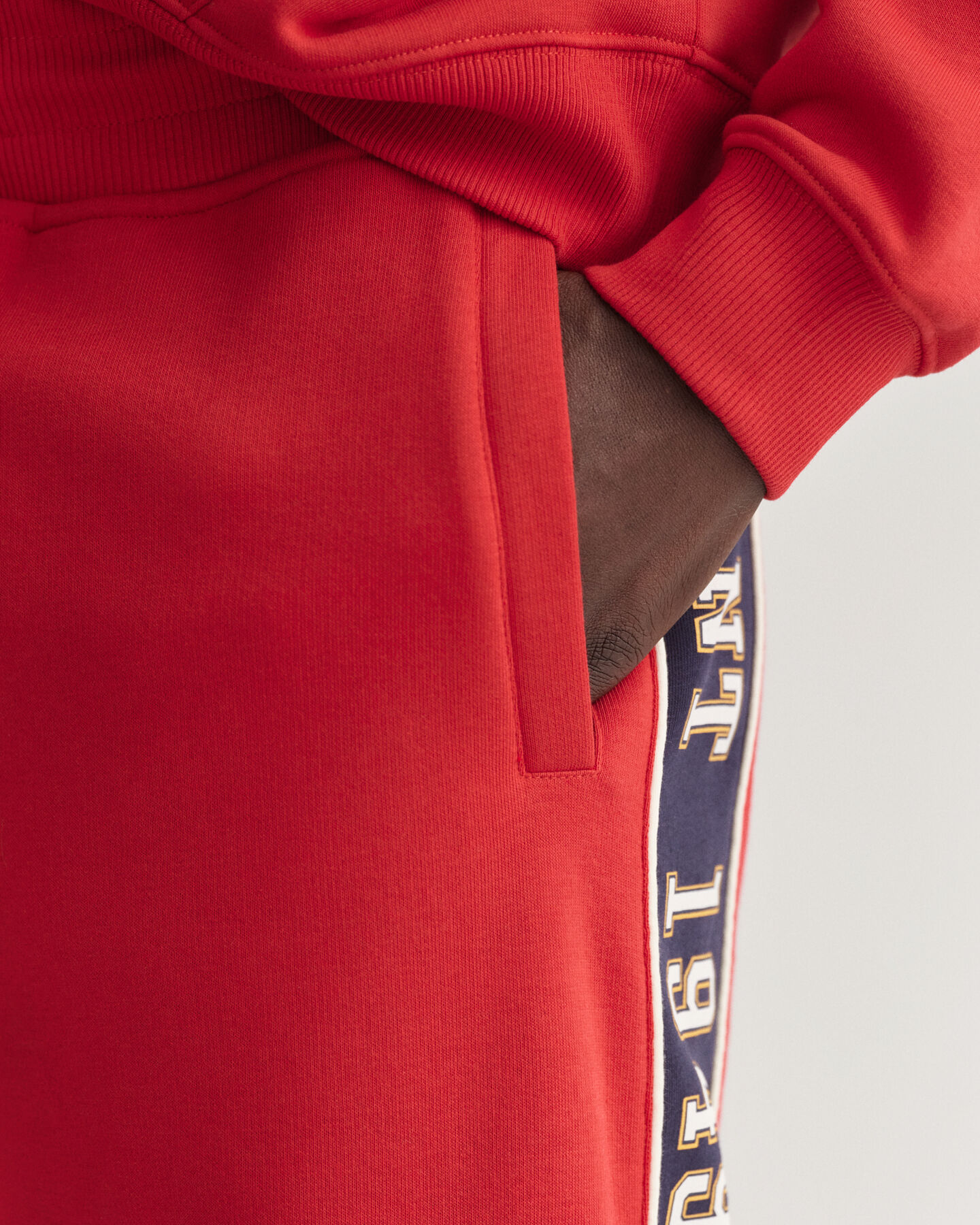 Pantaloni della tuta con lati a contrasto