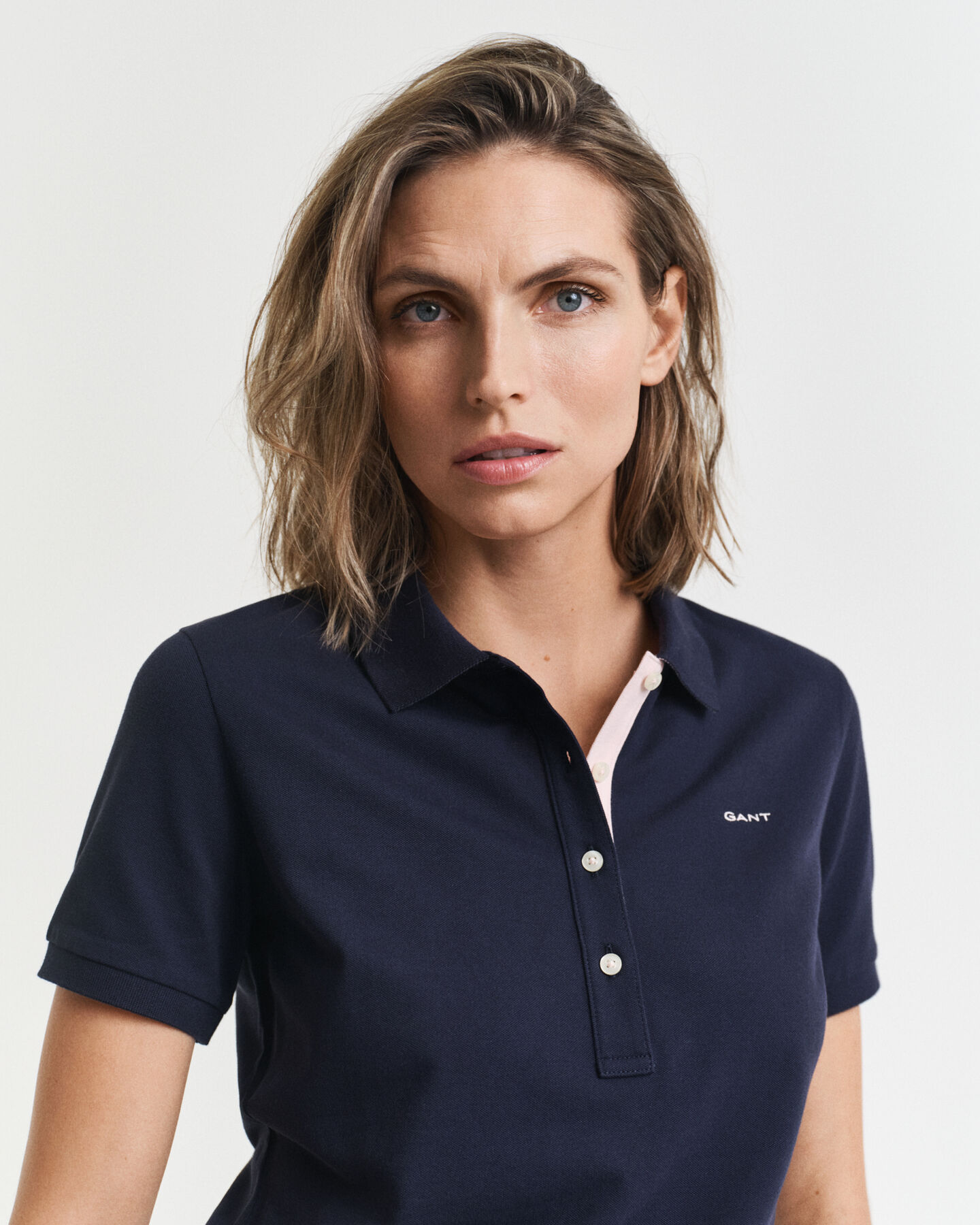 Polo in piqué con colletto e colore a contrasto