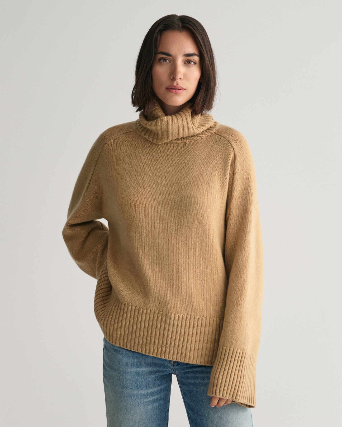 Maglia con collo alto in cashmere