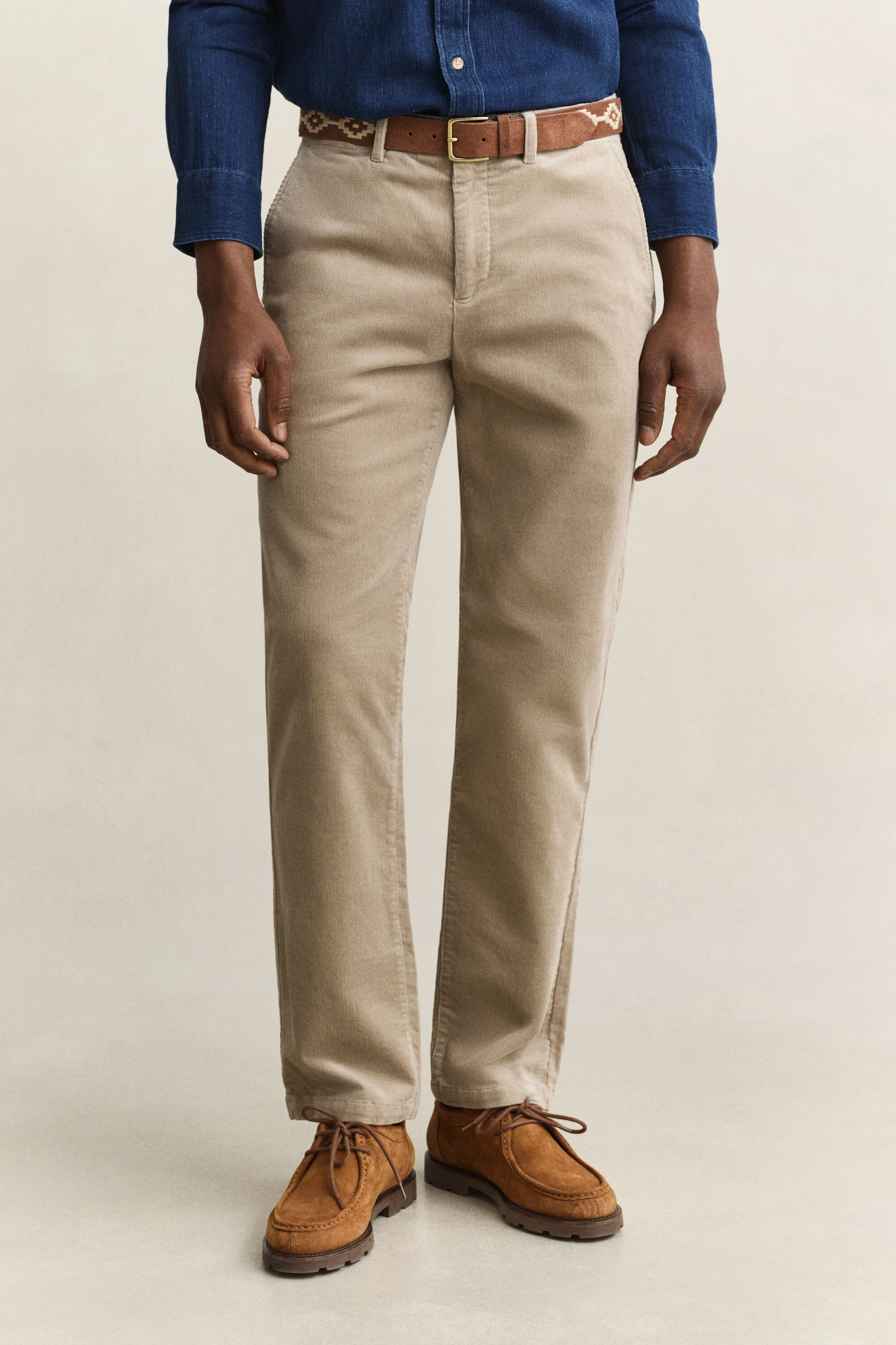 Pantaloni chino in velluto a coste regular