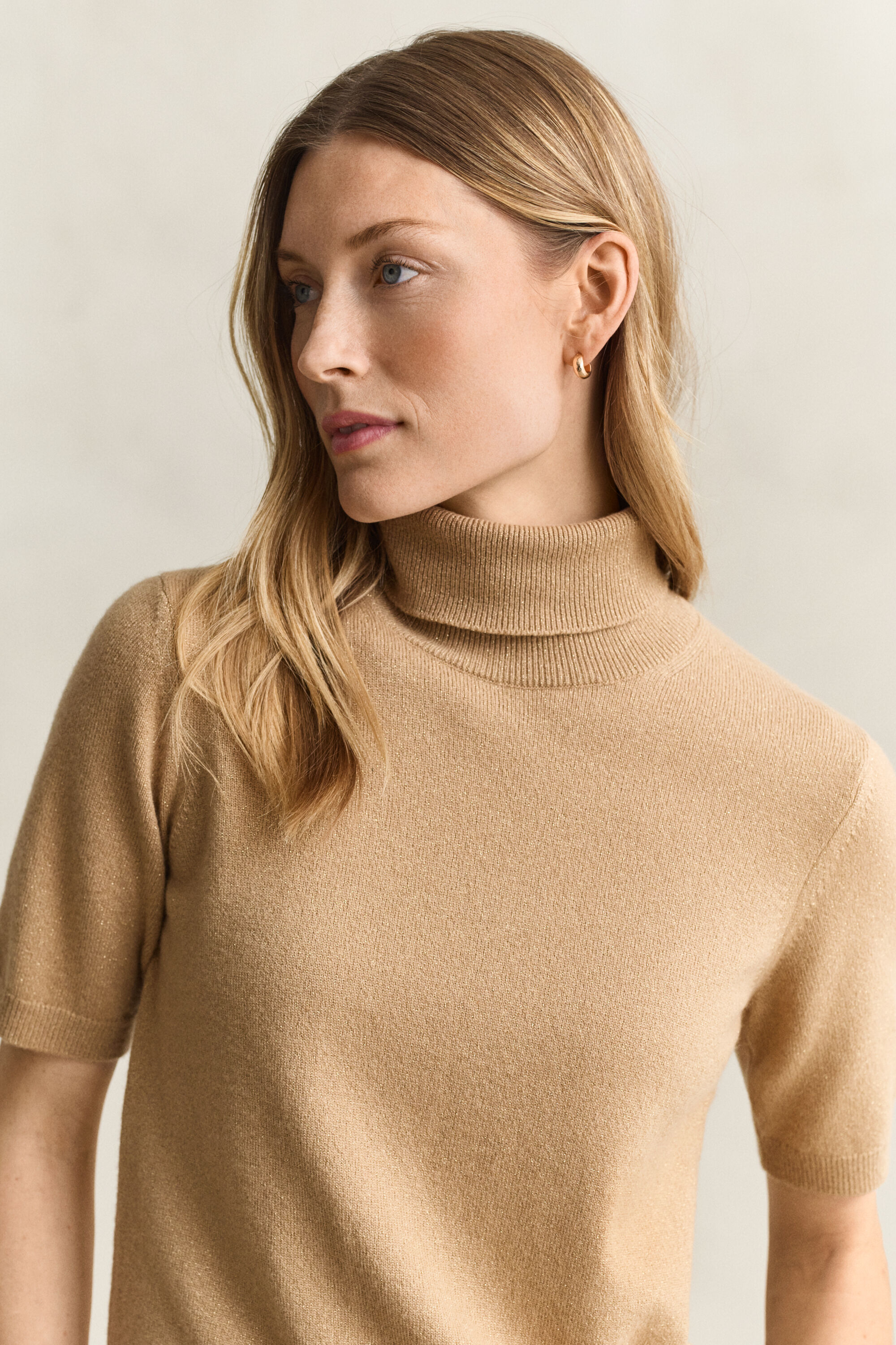 Maglia a collo alto in misto lana effetto metallizzato