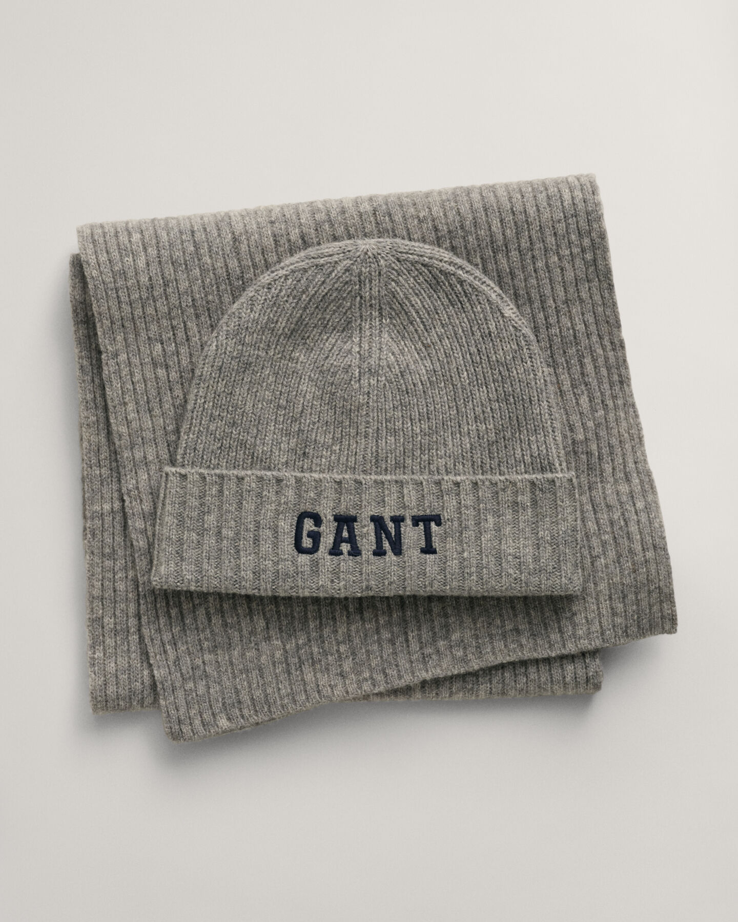 Set regalo berretto e sciarpa