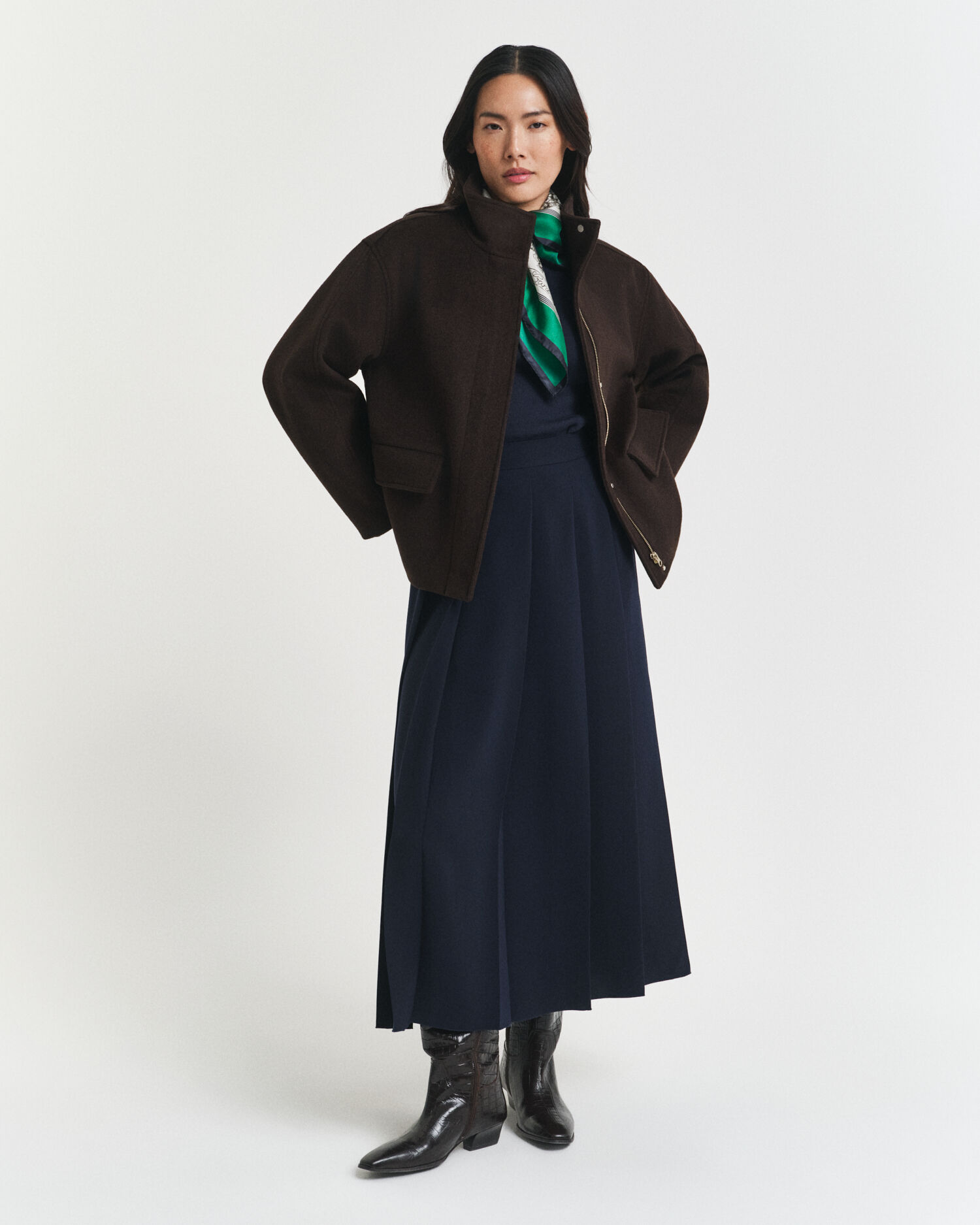 Giacca corta con zip in lana