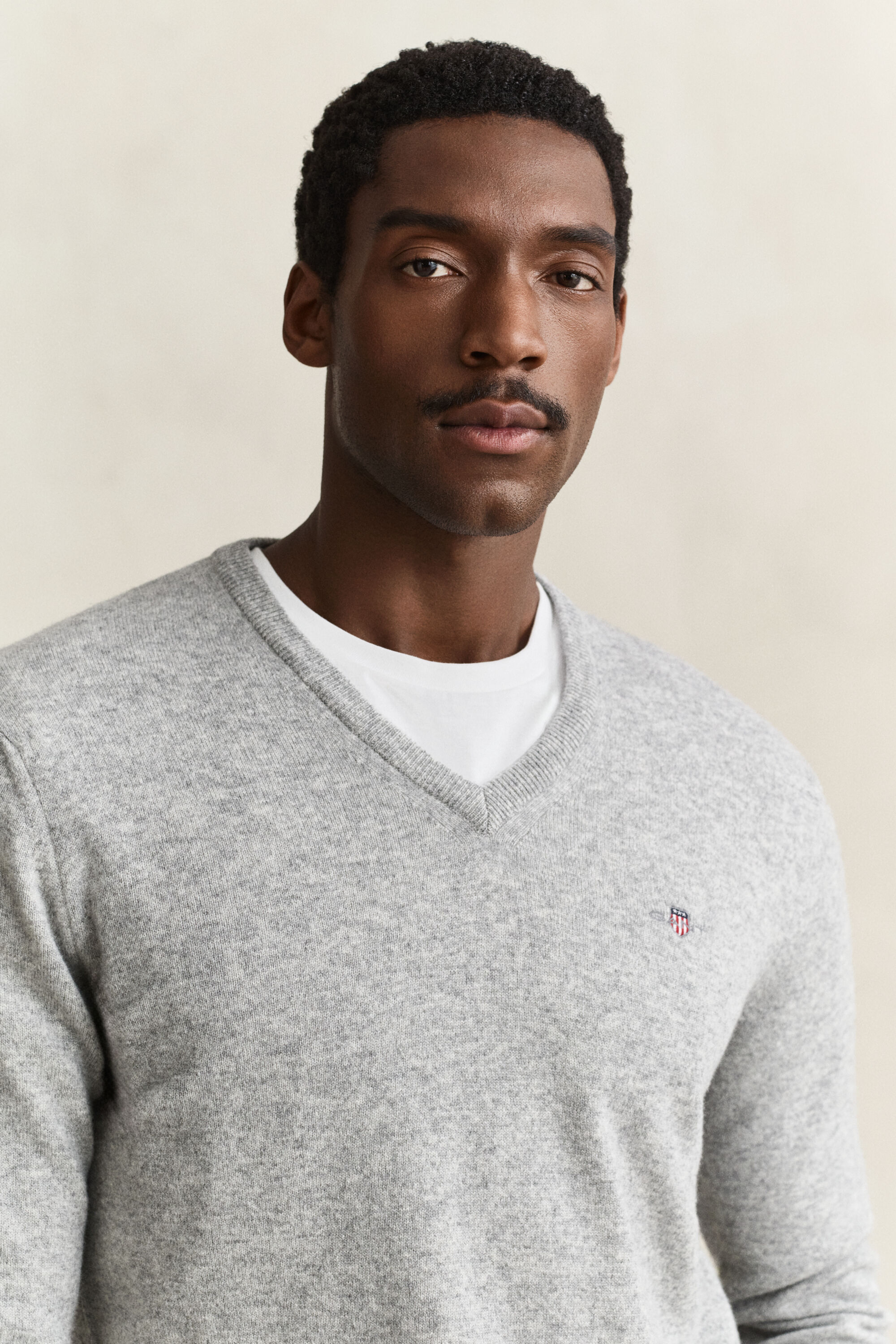 Maglia con scollo a V in lana d’agnello
