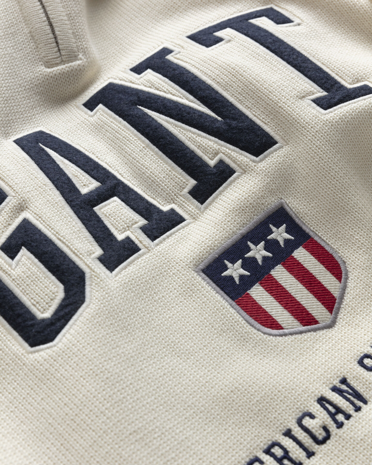 Maglia Retro Shield con zip corta