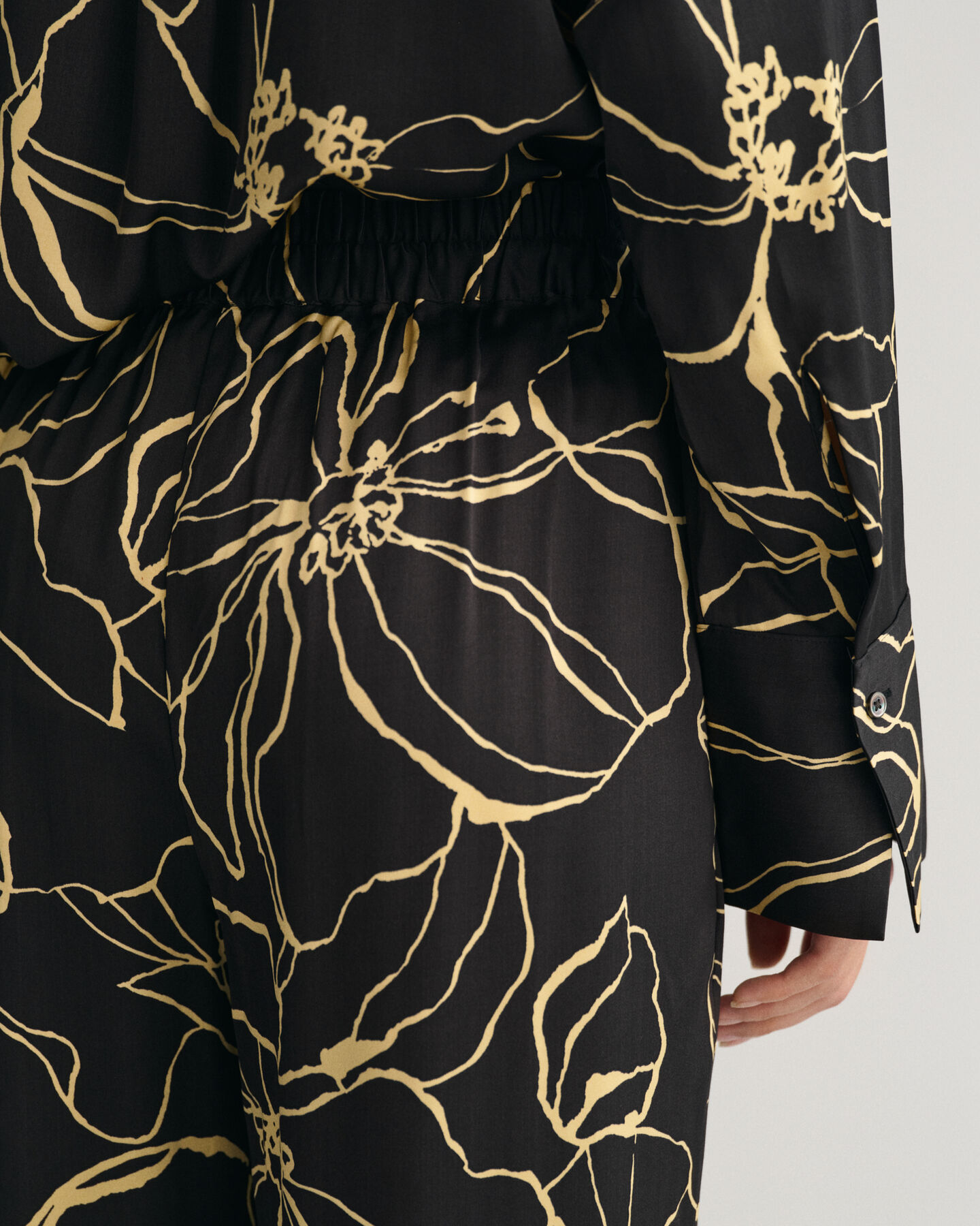 Pantaloni Pull-On Line Drawing