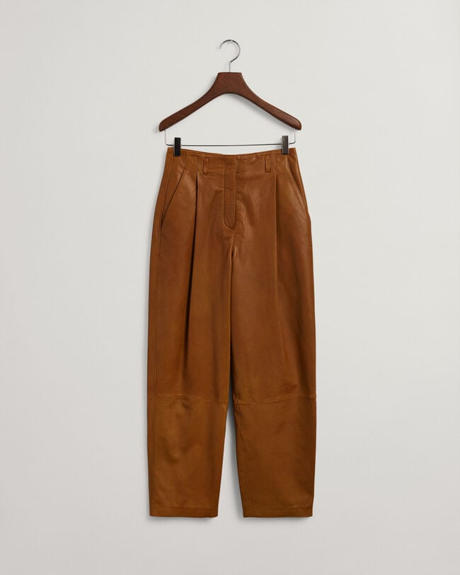 Pantaloni in pelle con pinces