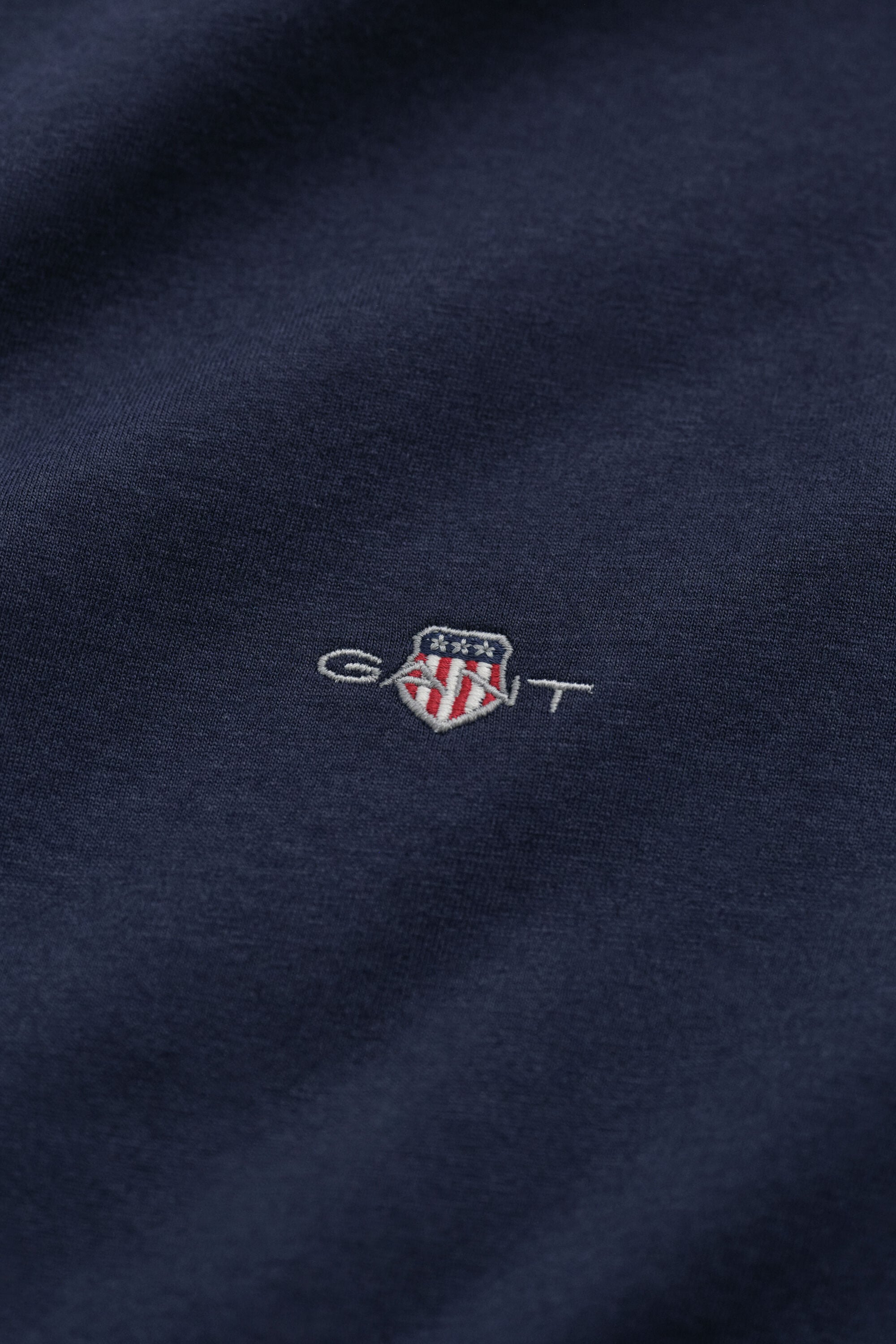 T-shirt Shield con scollo a V slim fit