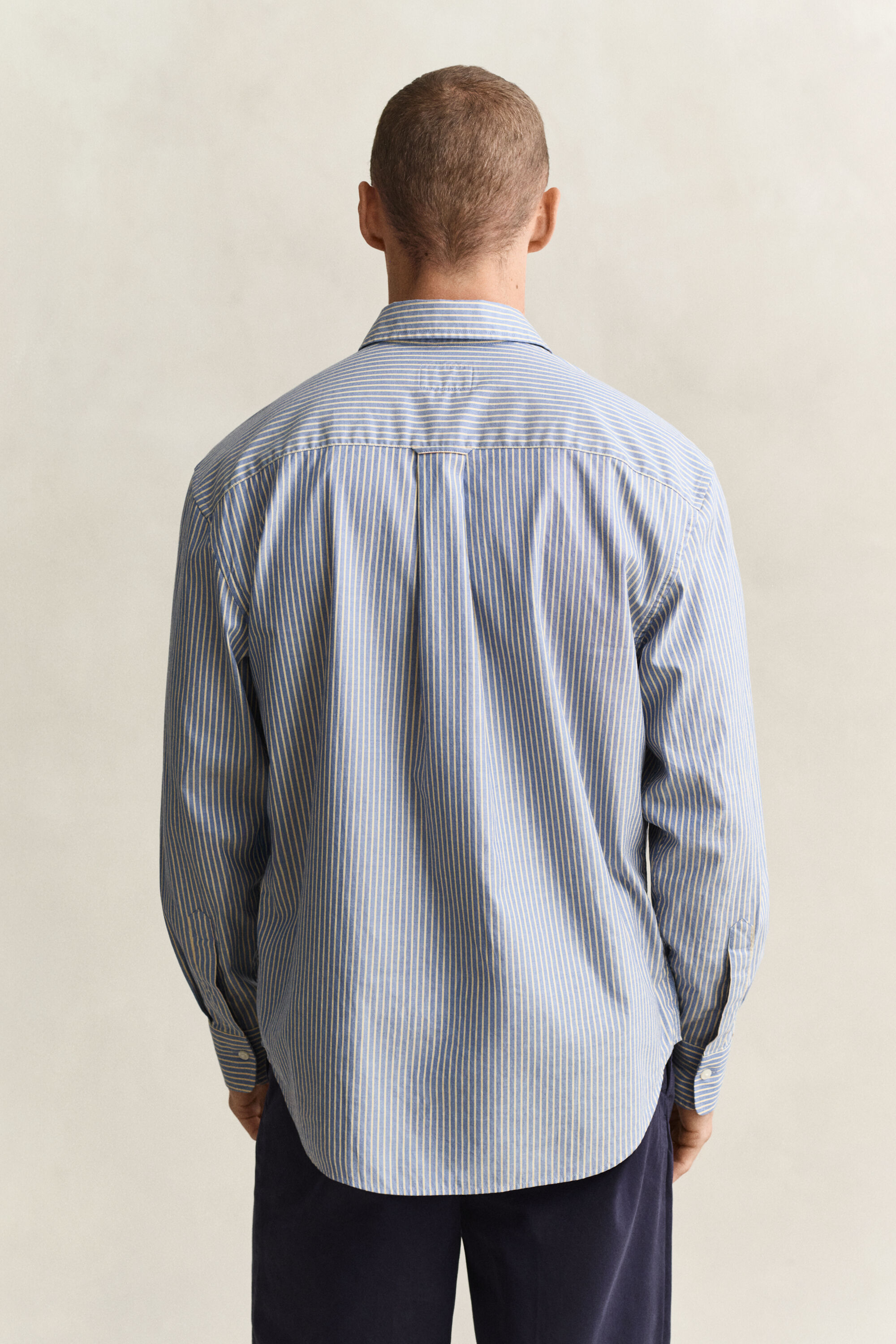Camicia a righe in edizione esclusiva per membri
