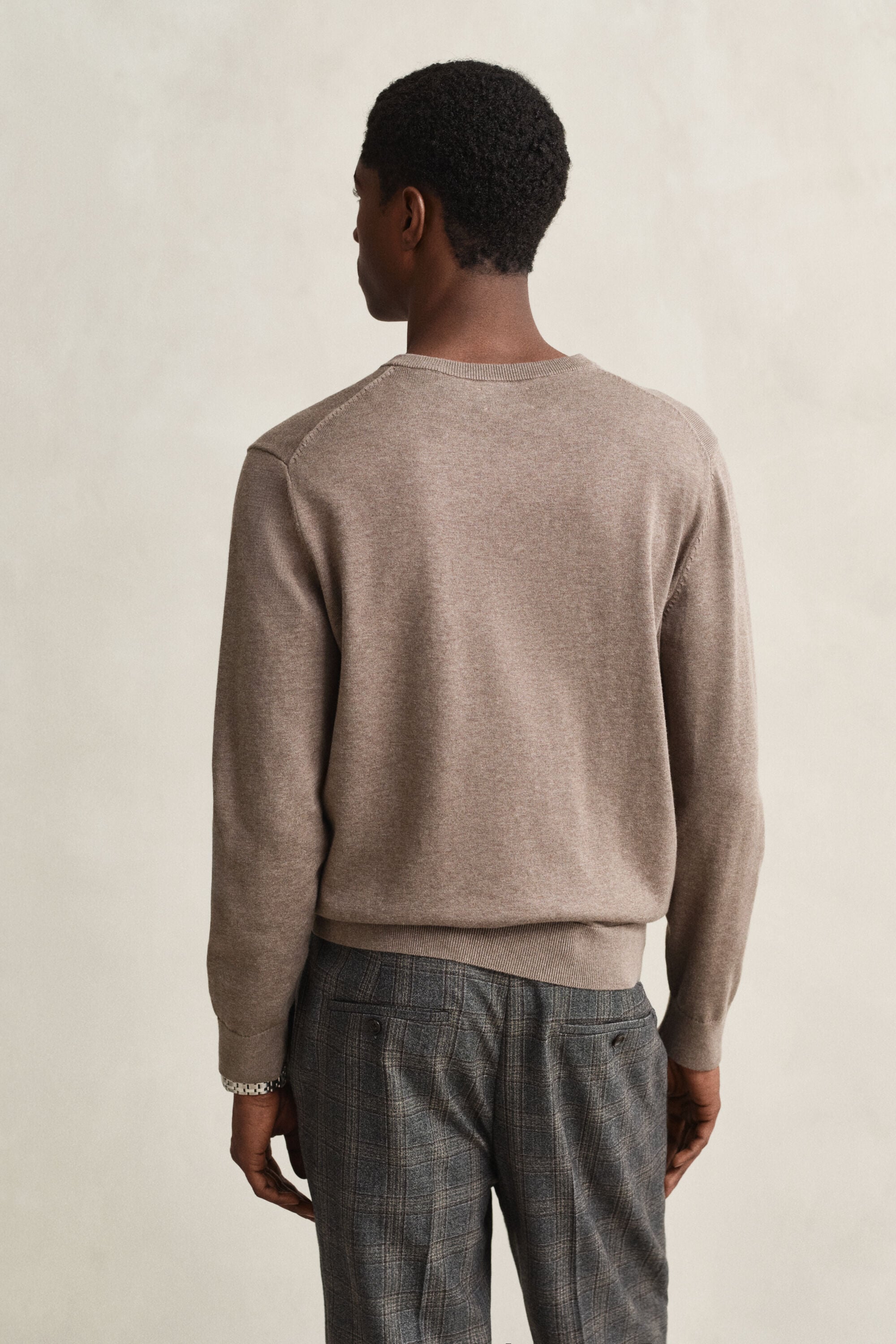 Maglia in cotone con scollo a V classico
