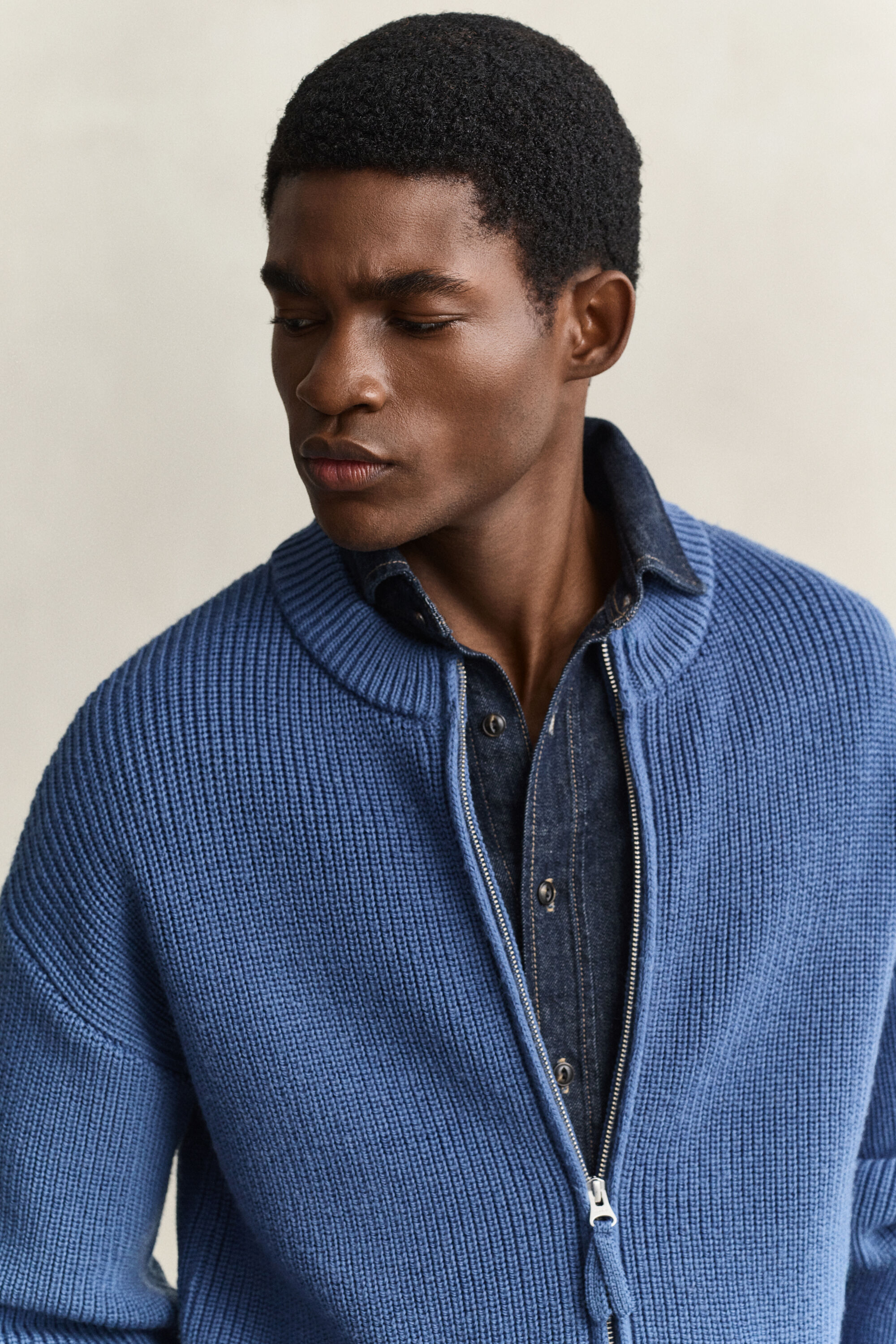 Cardigan con zip in lana a coste