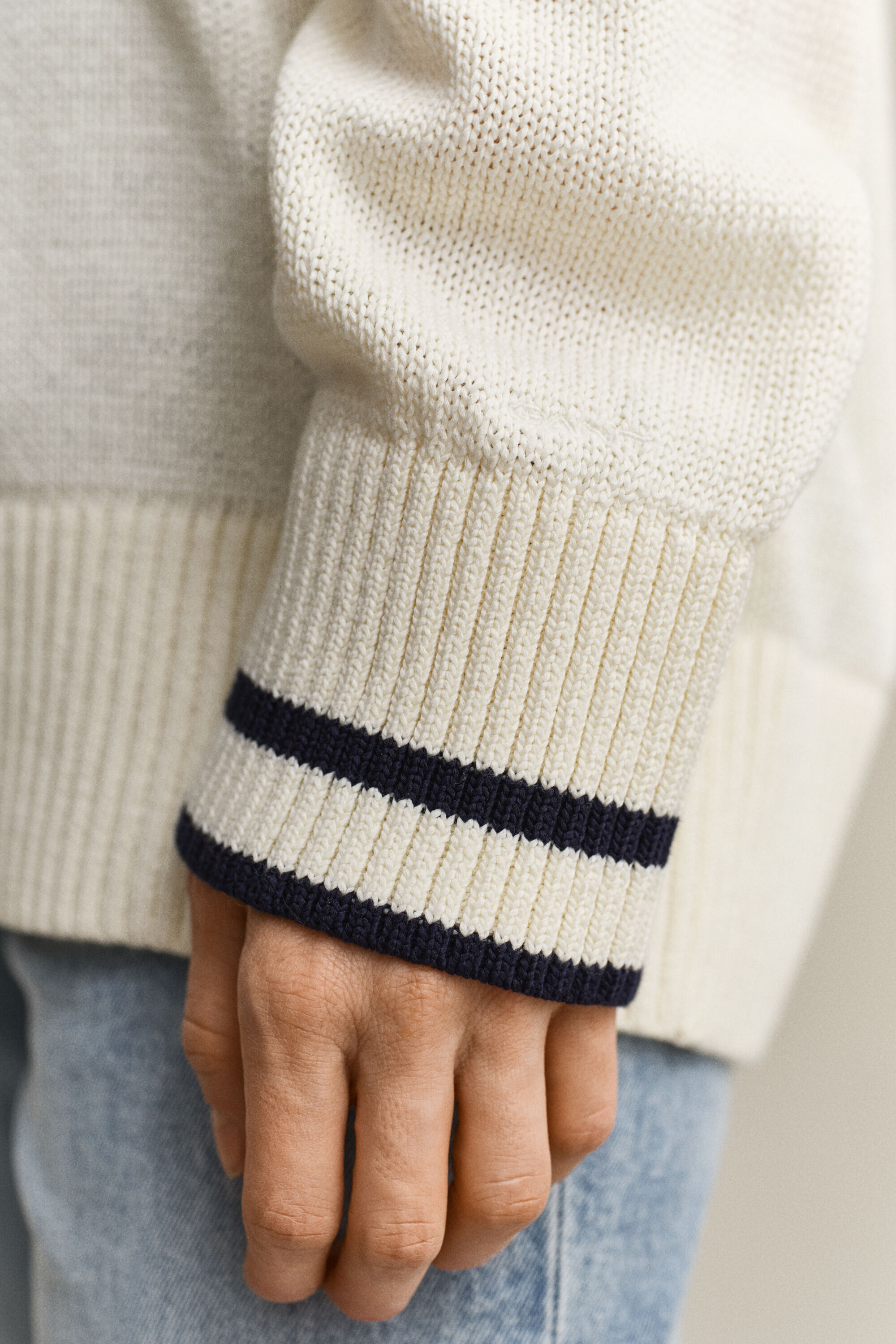 Maglia con scollo a V in cotone