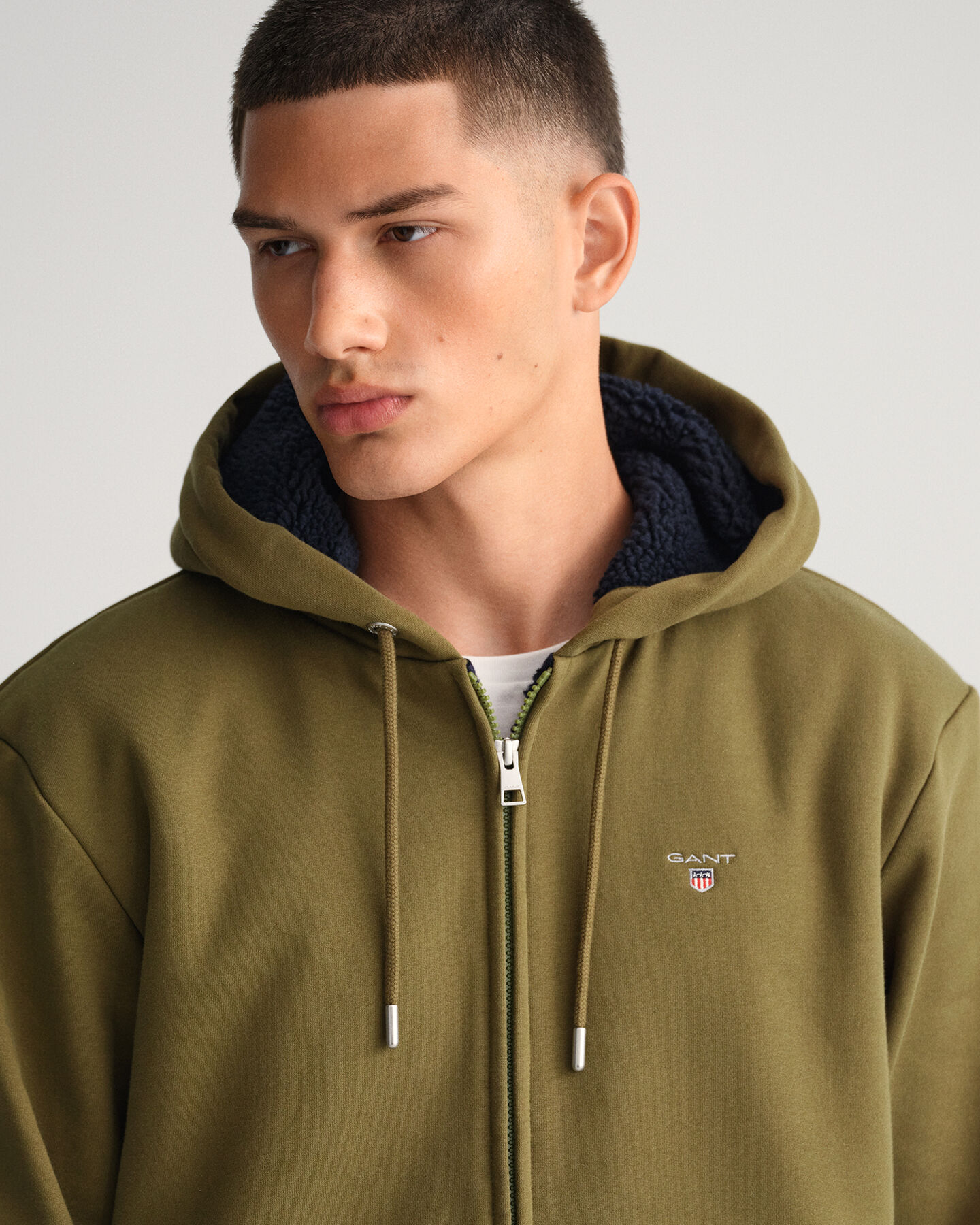 Felpa con cappuccio e zip in pile Sherpa