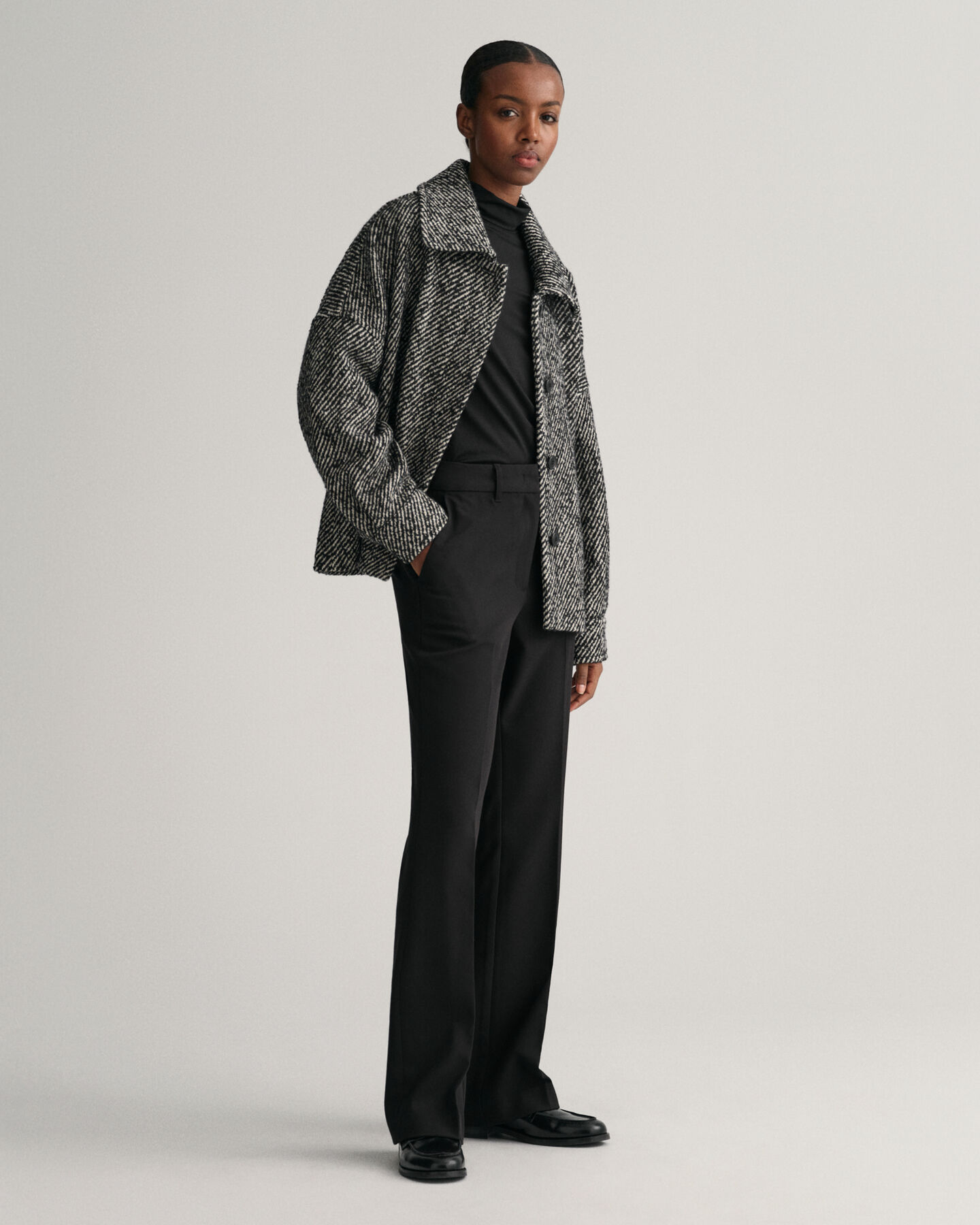 Pantaloni eleganti svasati slim fit