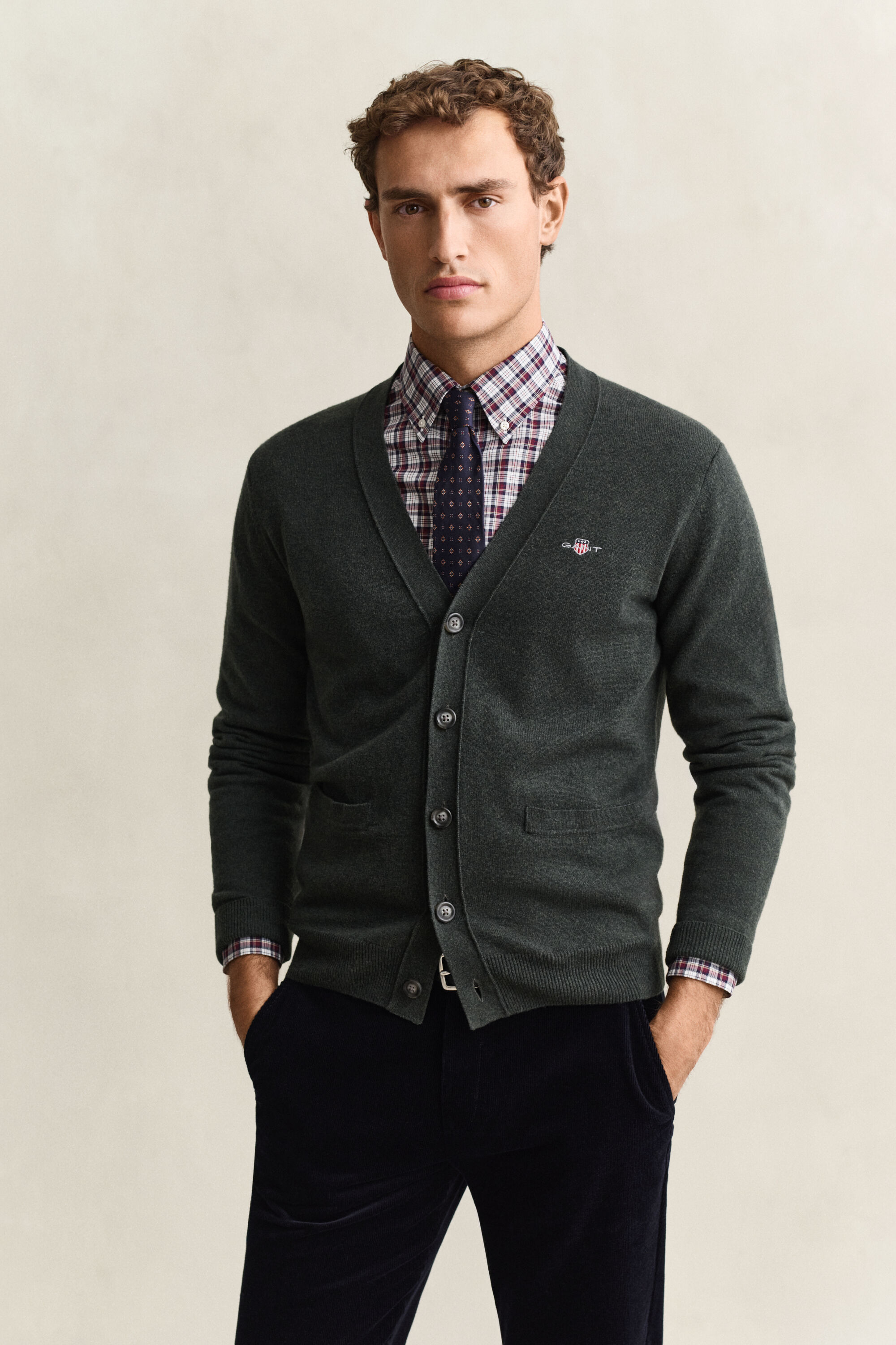 Cardigan con scollo a V in lana d’agnello
